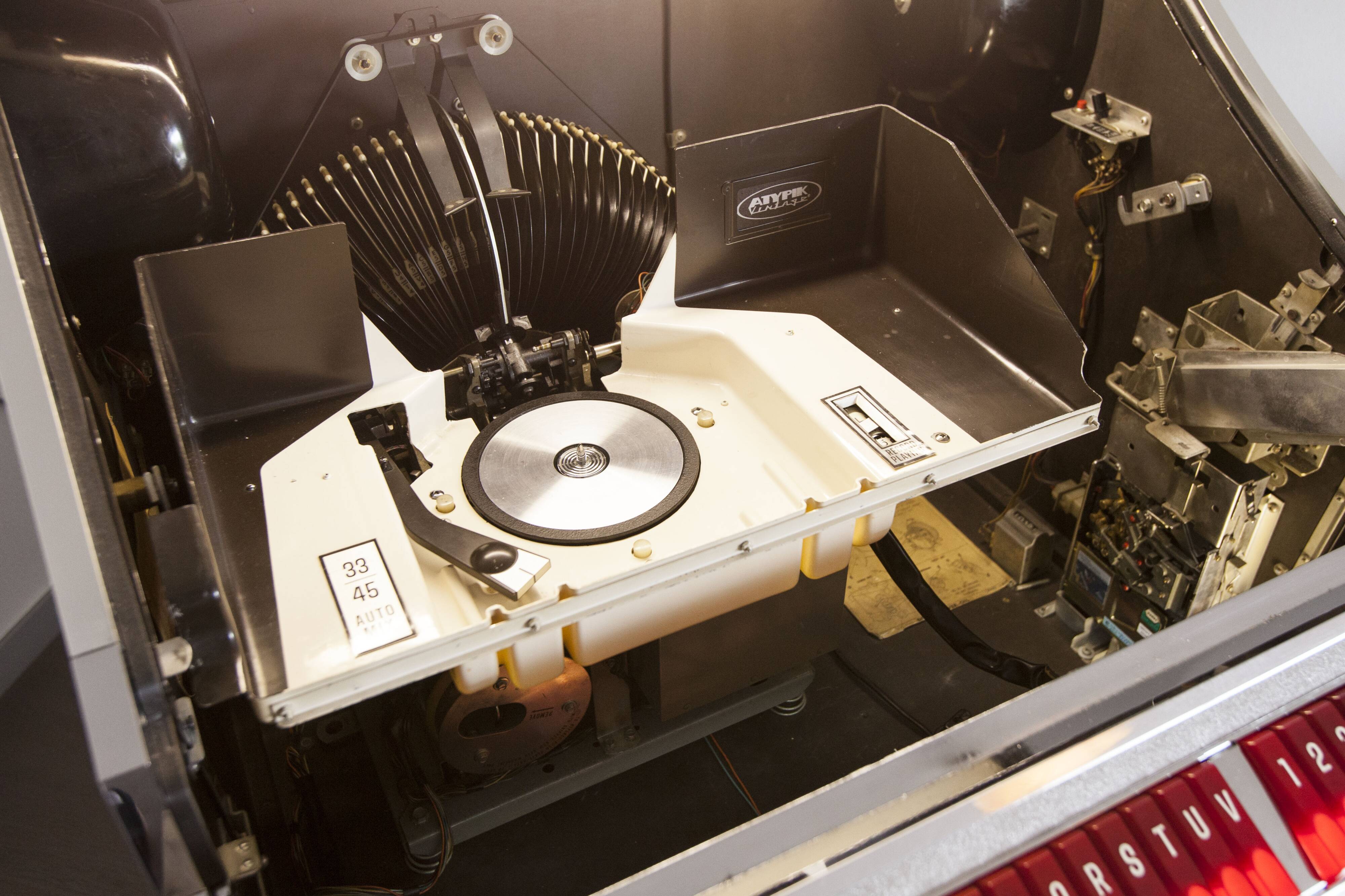 Jukebox Rowe friend from 1963 model "Jal" capa 100 vinyls pop, rock, metal compilation from 1950 to 1990