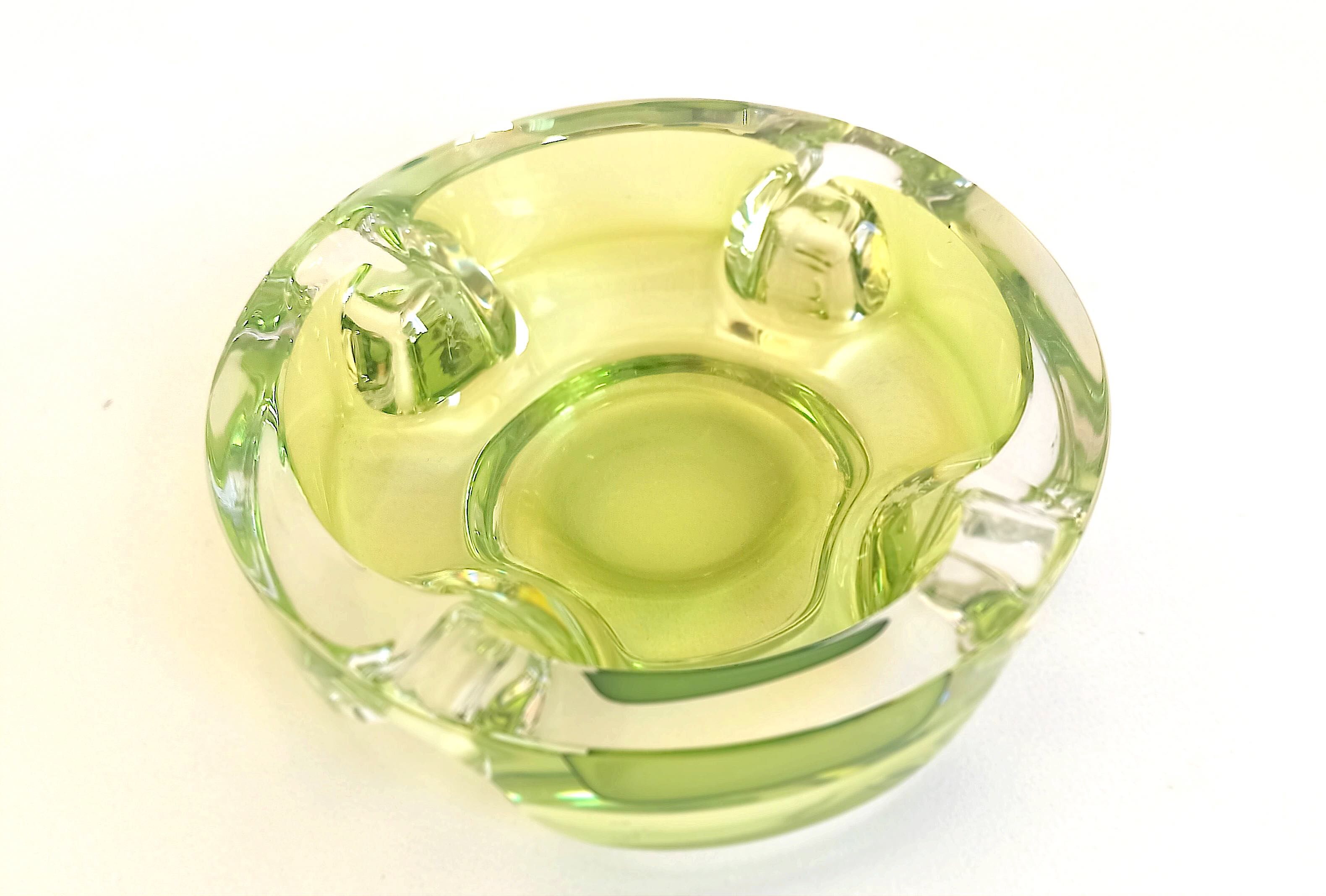 Green anise crystal ashtray Val St Lambert 70s Diameter 16.6 cm