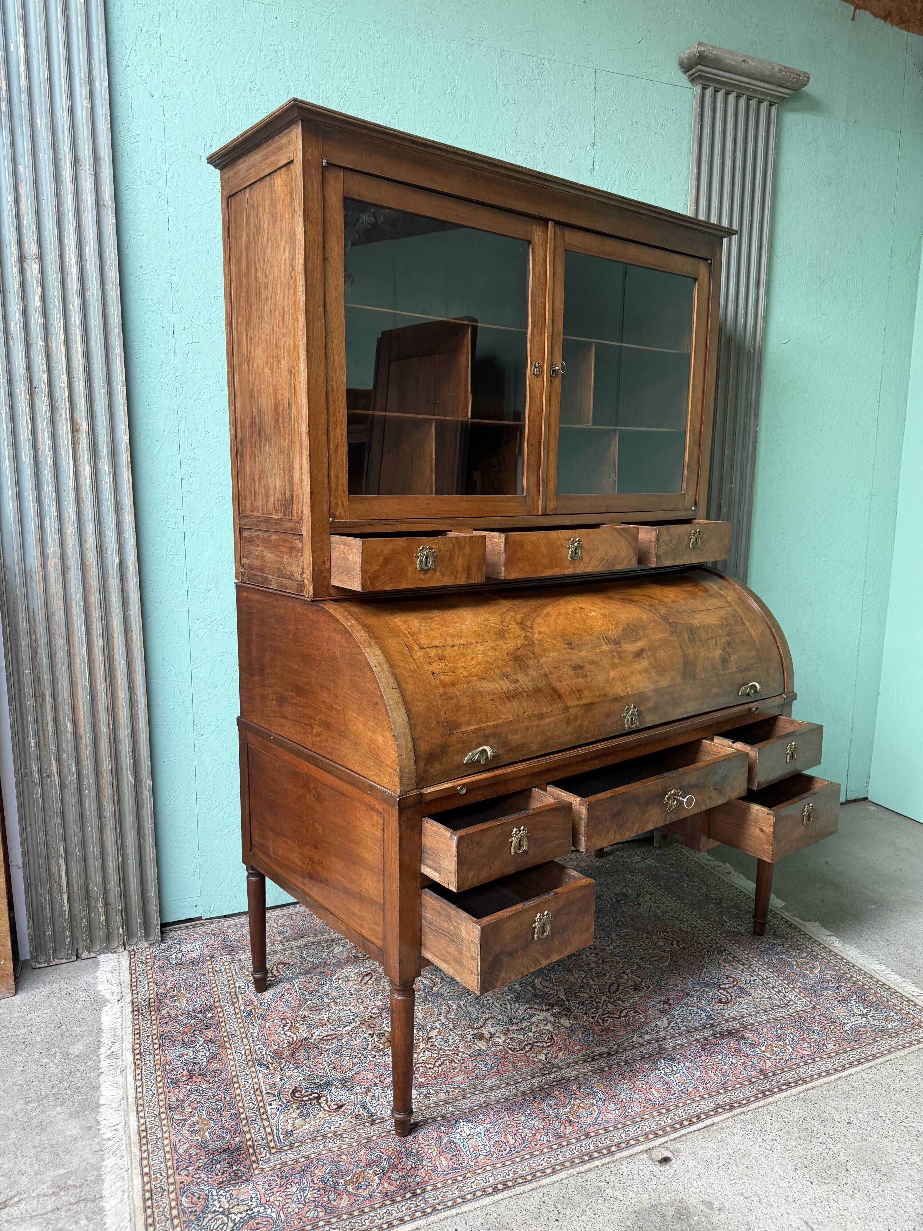 Cylinder desk in mahogany from the Directoire period.