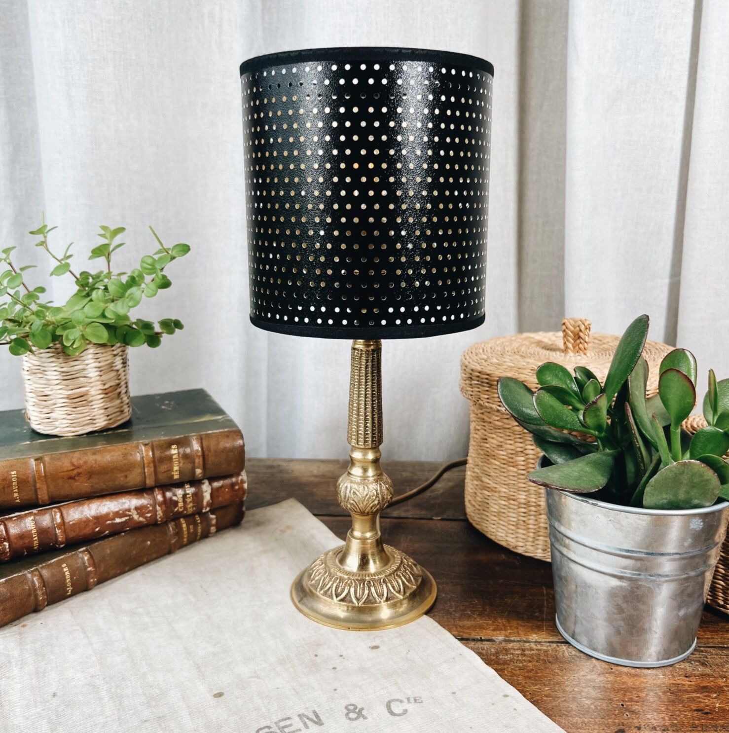 Lamp with its bronze foot