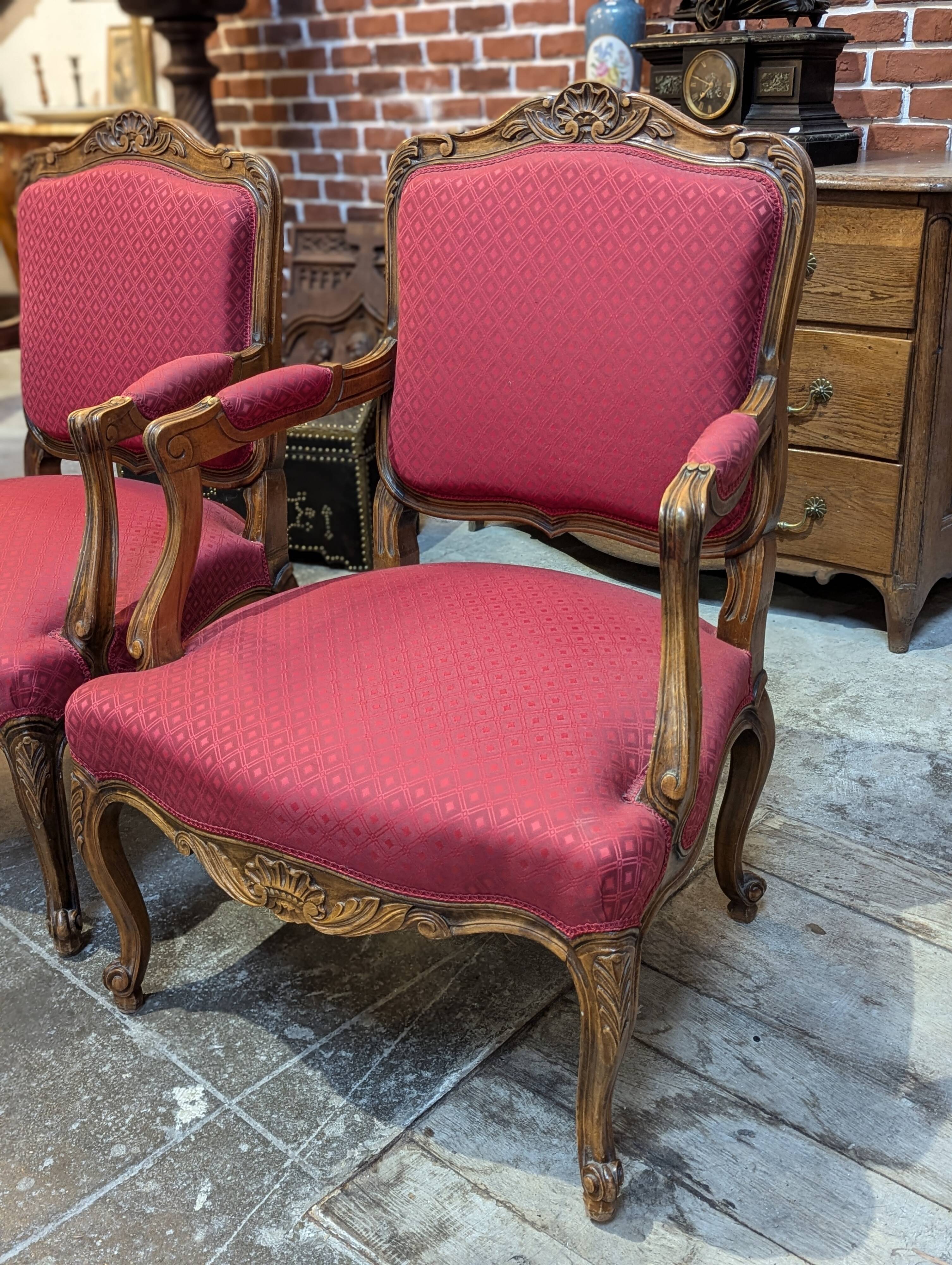 Paire de fauteuils louis XV