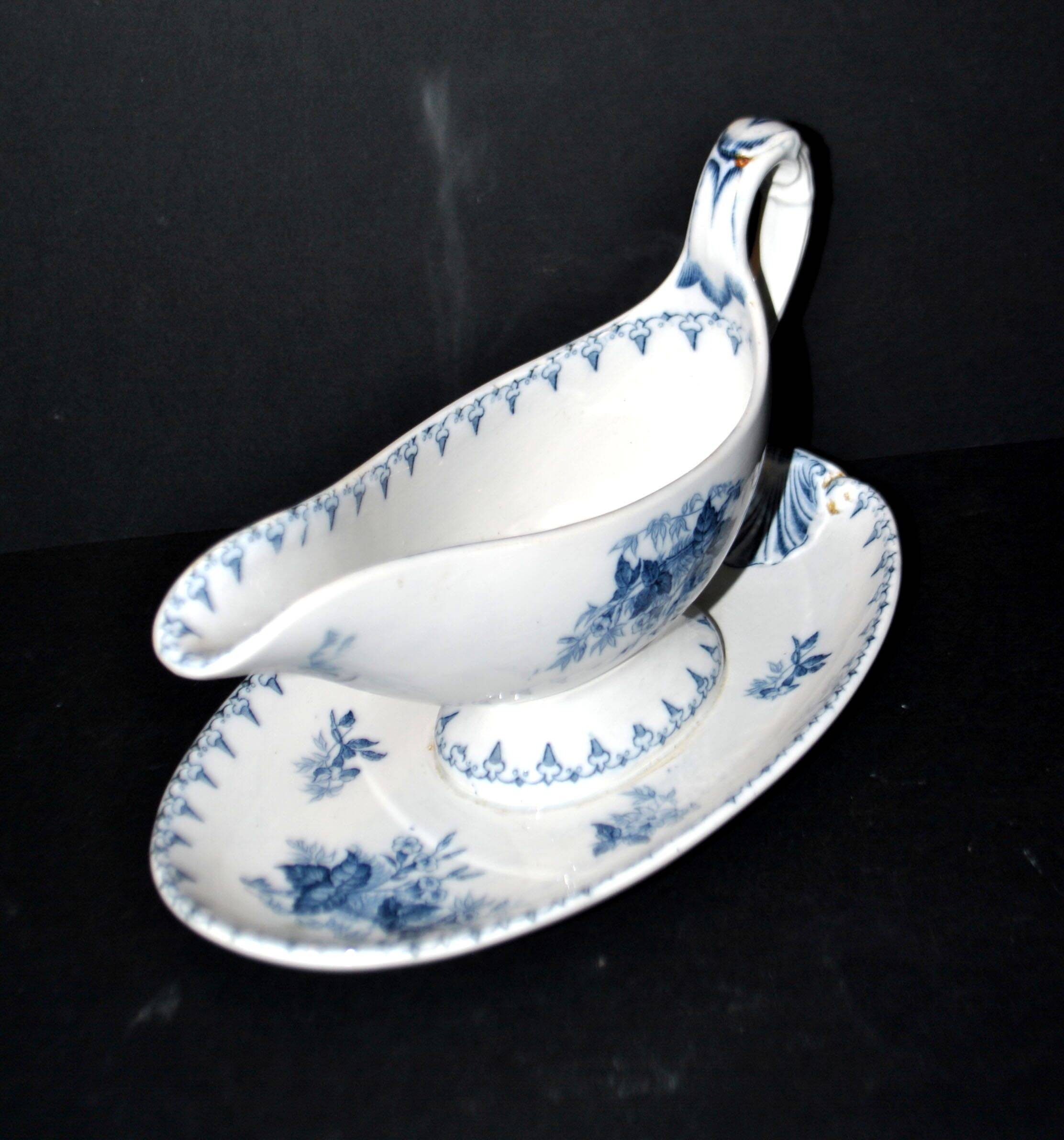 Sarreguemines U&C Flore sauce boat in earthenware with blue flowers