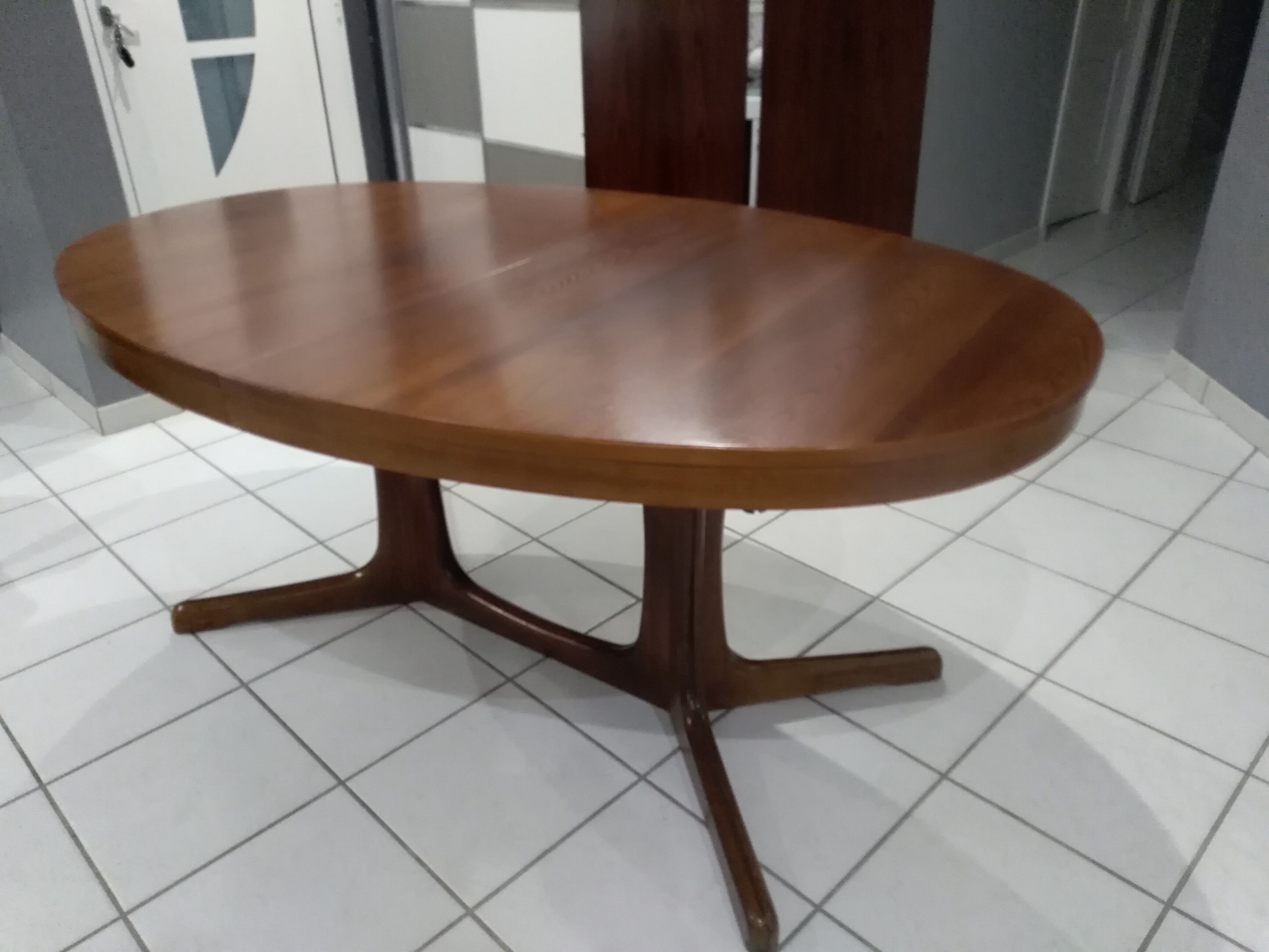 Expandable Baumann vintage table 1970