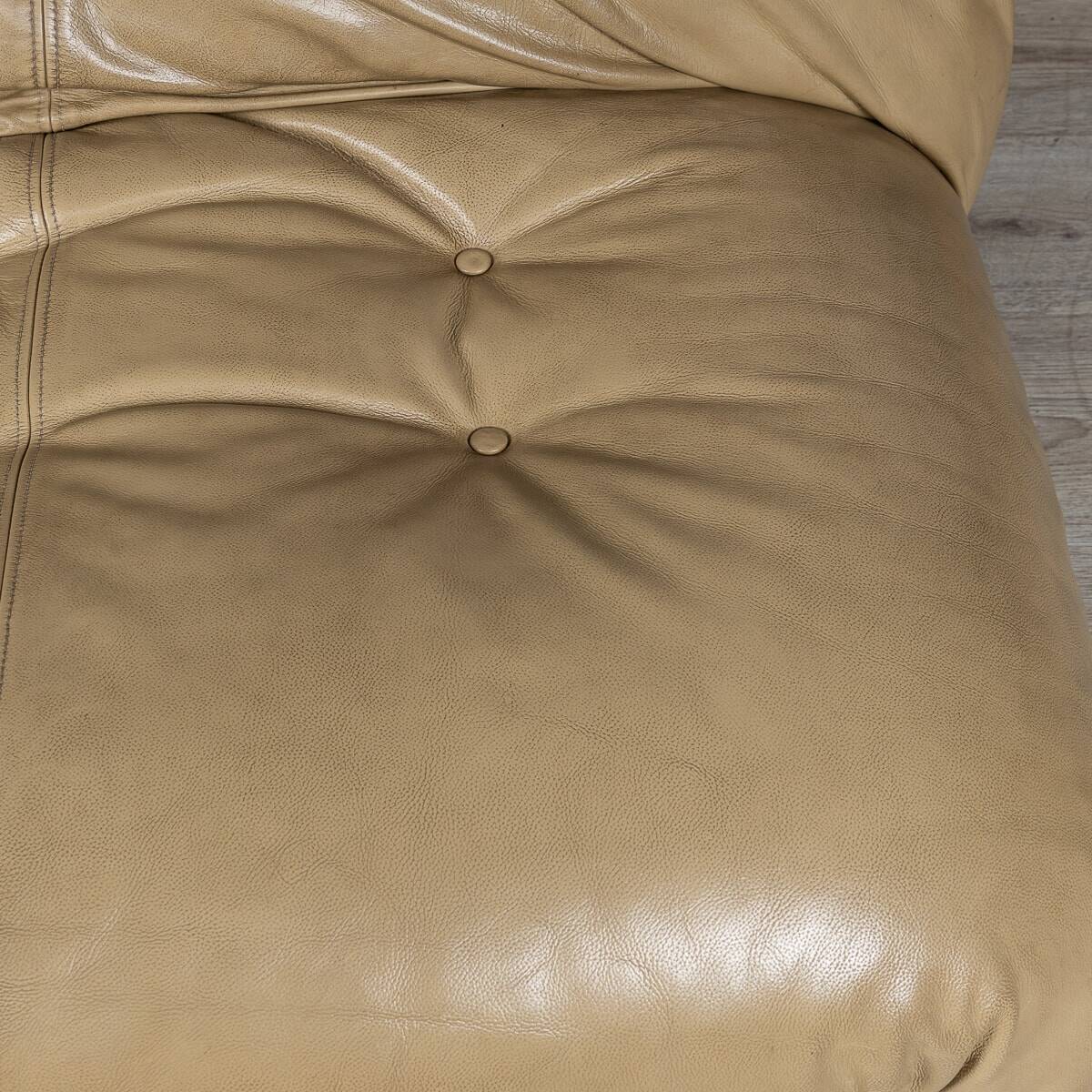 Italian 20thc beige "soriana" leather sofa by tobia scarpa for cassina