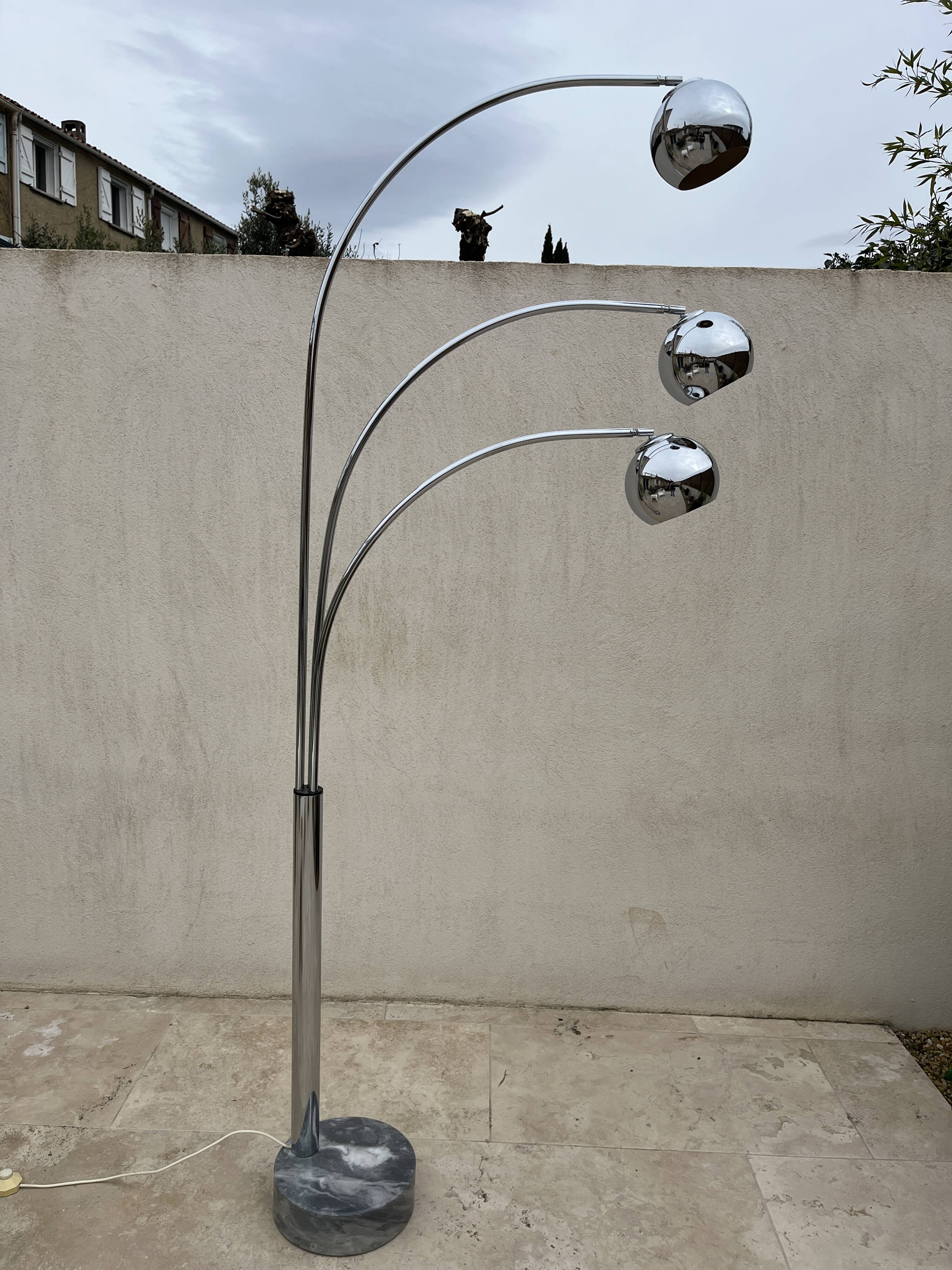 Lily of the valley floor lamp by Reggiani design from the 70s