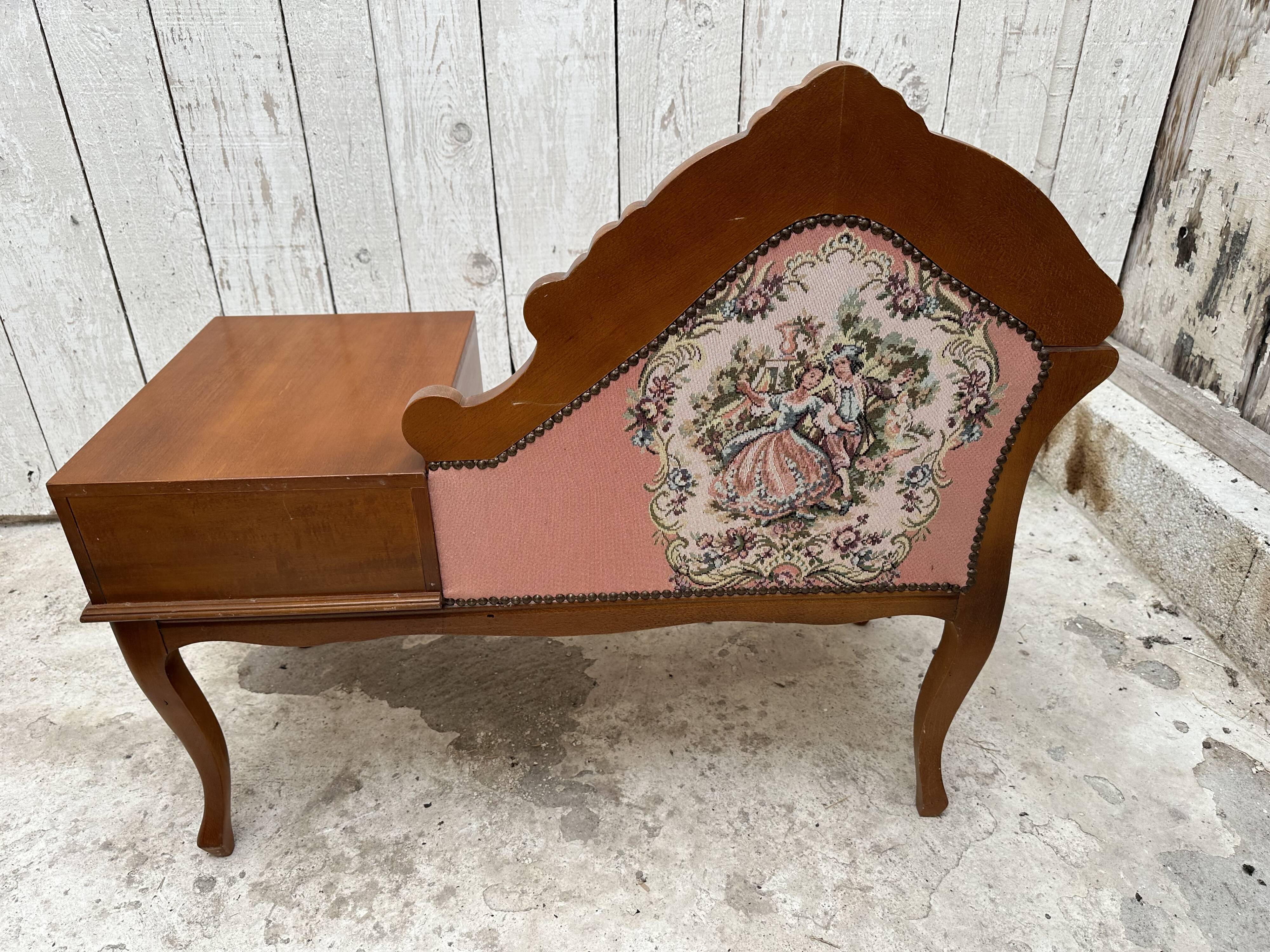 Telephone cabinet c savino