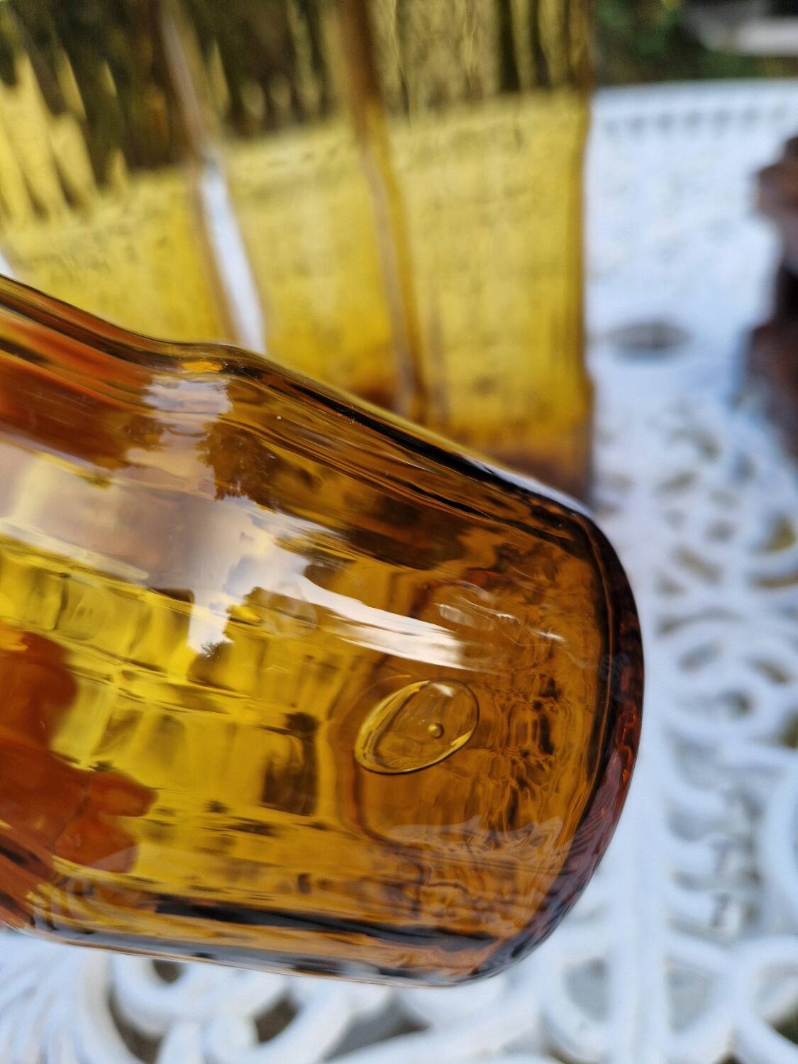 Service de 6 verres vintage ambrés avec porte-verres en bois