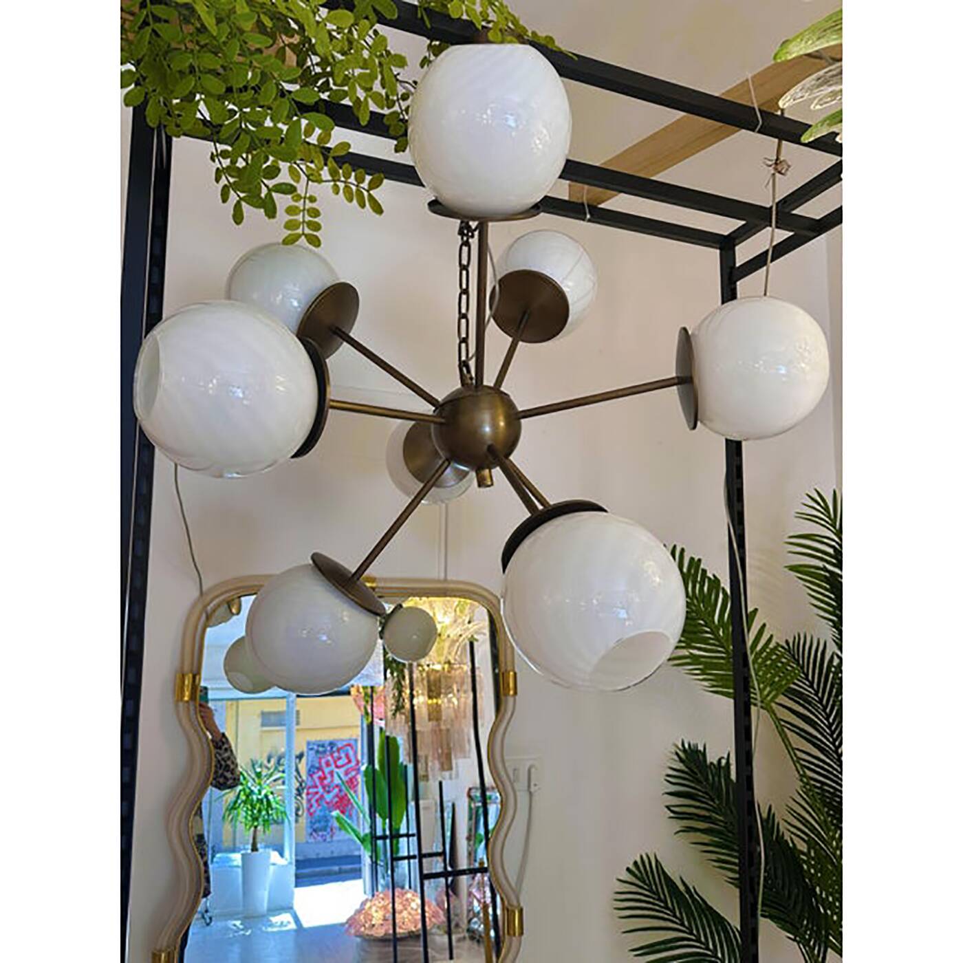 Italian Burnished Sputnik Chandelier in Milky-White Swirl Style Murano Glas
