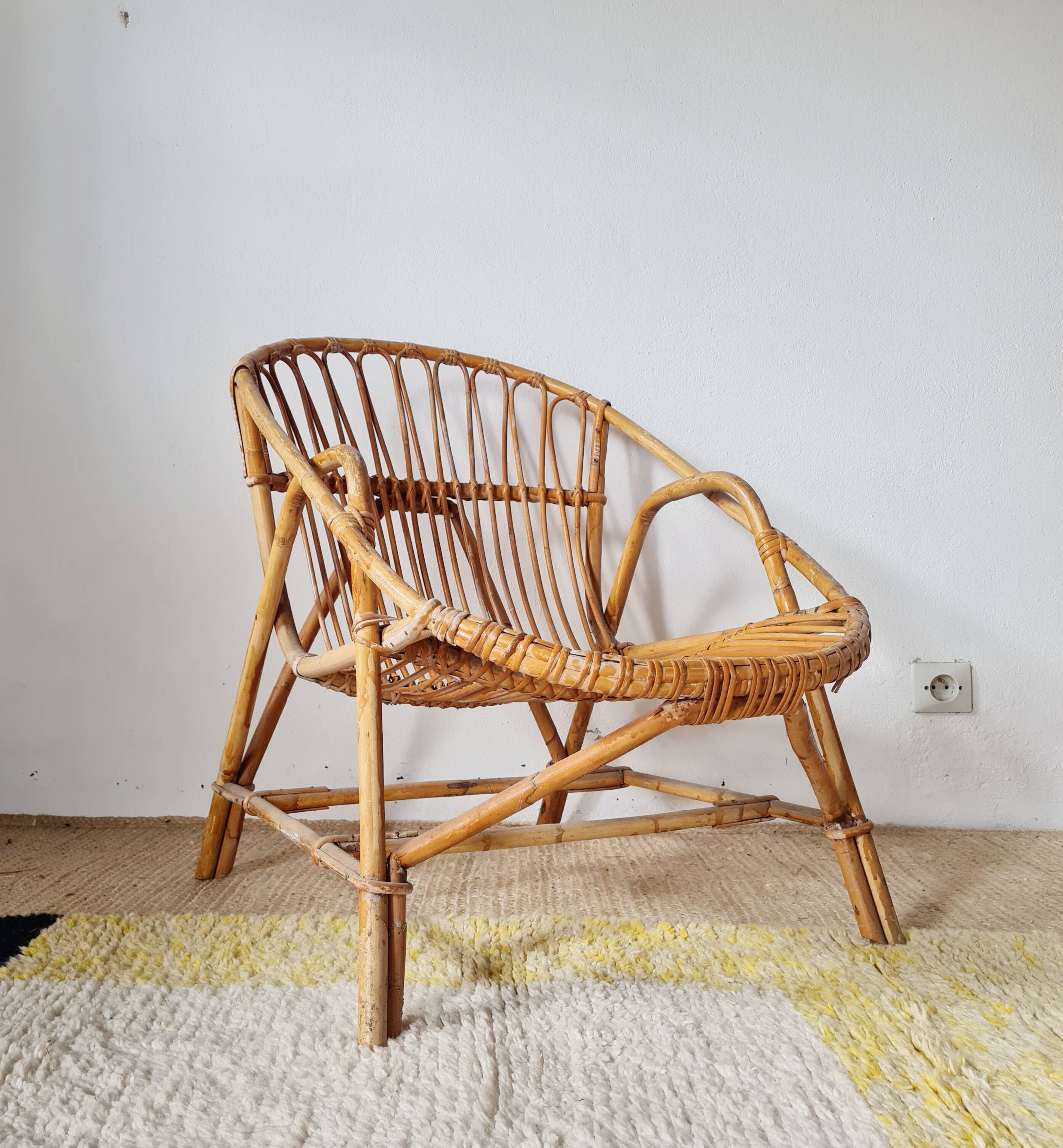 Vintage rattan basket chair – 1960s design