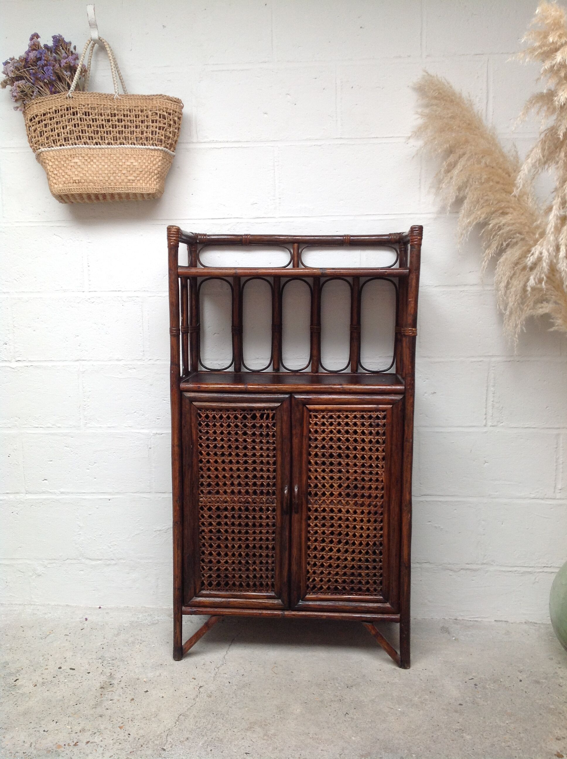 Buffet wood and rattan canning