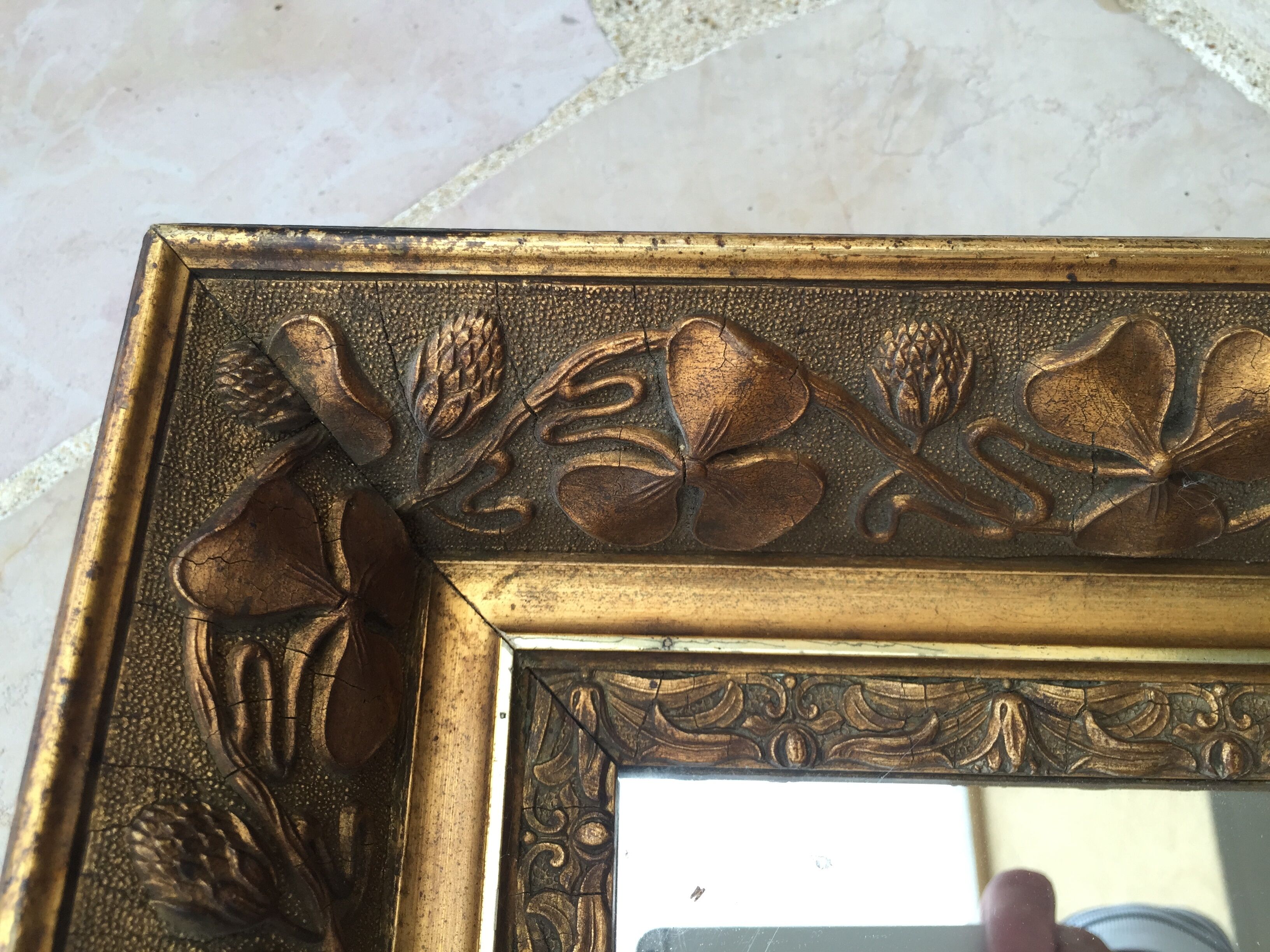 Mirror in gilded wood 66 x 50 cm