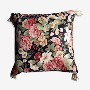 Flowery fabric cushion