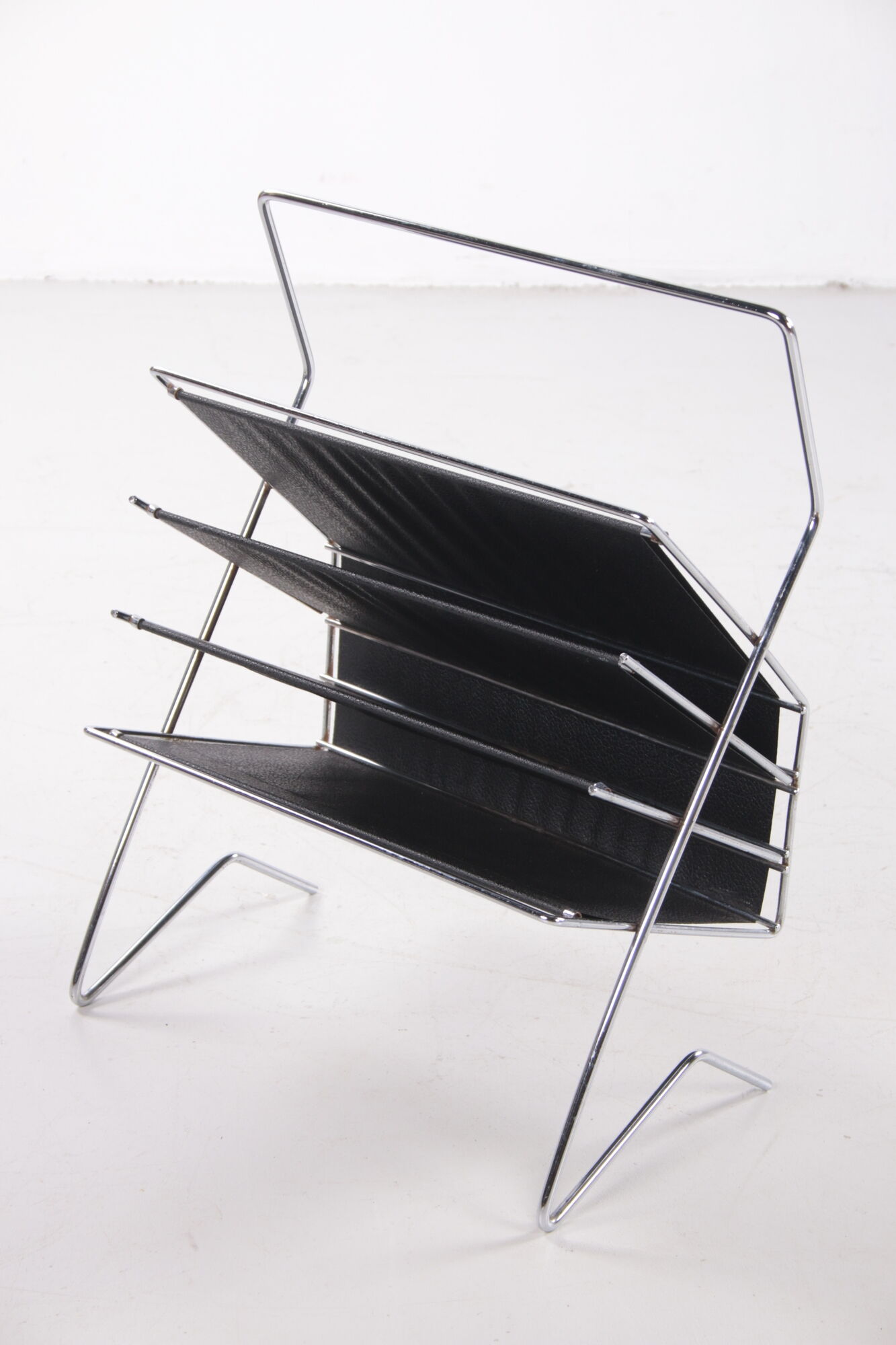 1960s Vintage Voss German Metal and Vinyl Magazine Rack