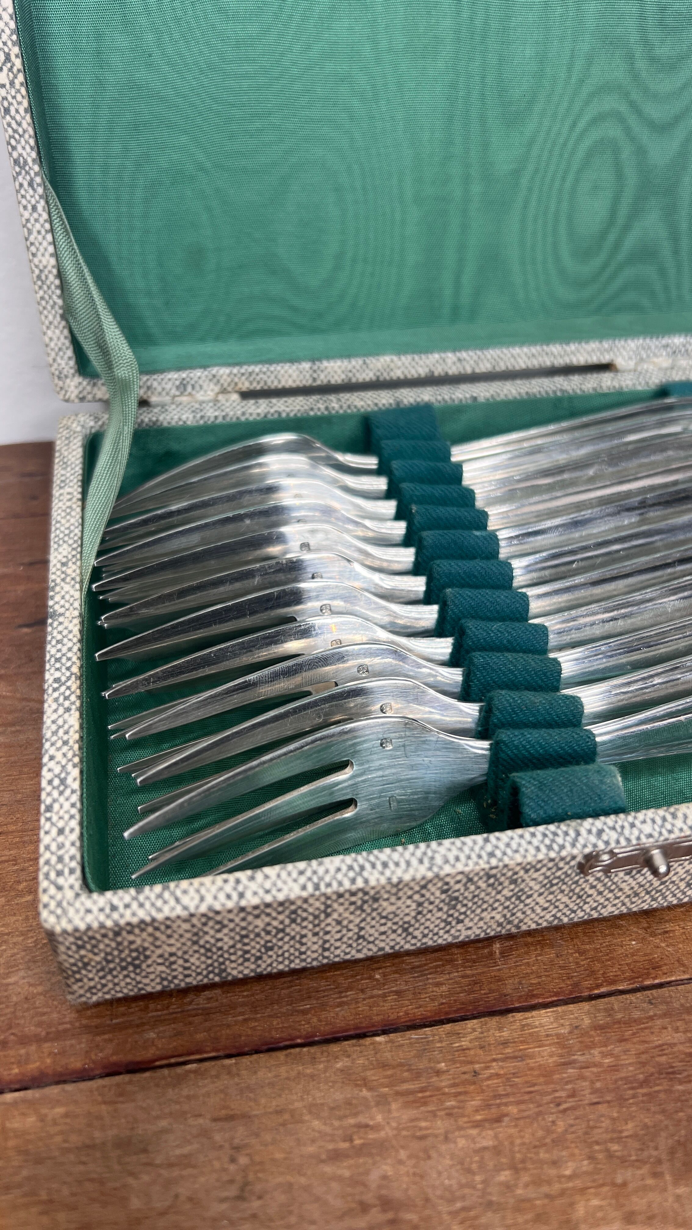 Box of 12 silver metal crustacean forks