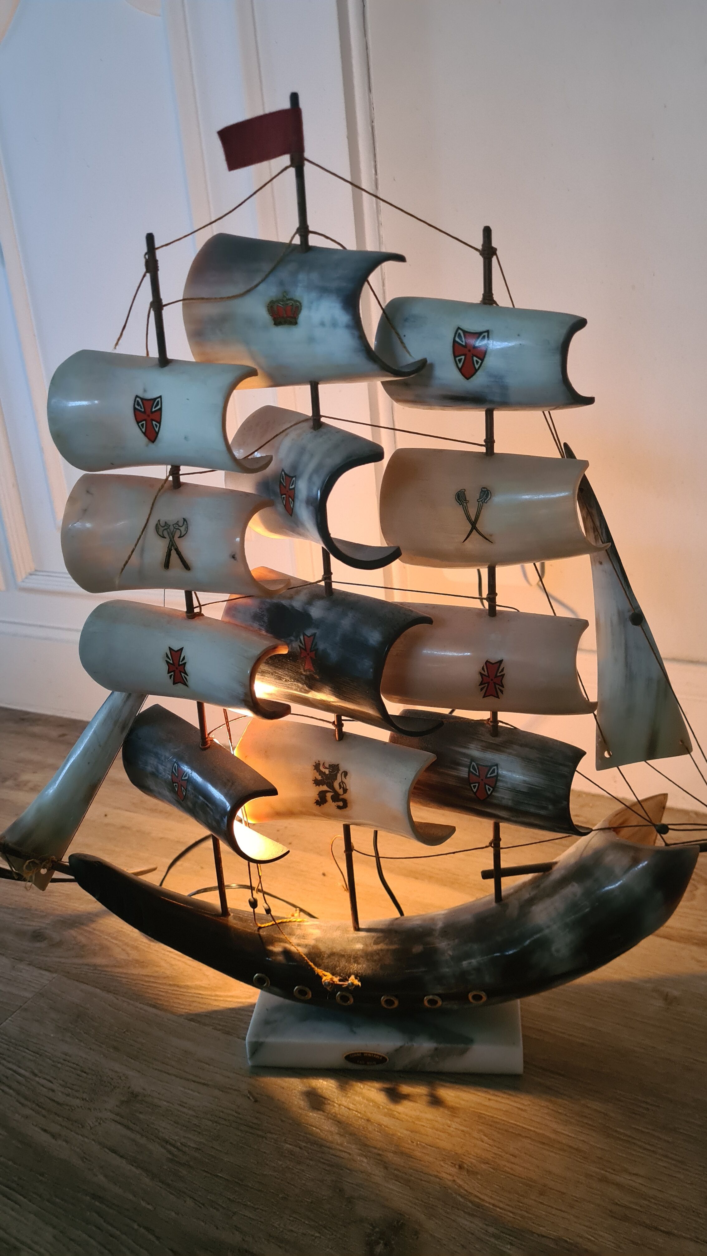 Bovine horn boat lamp