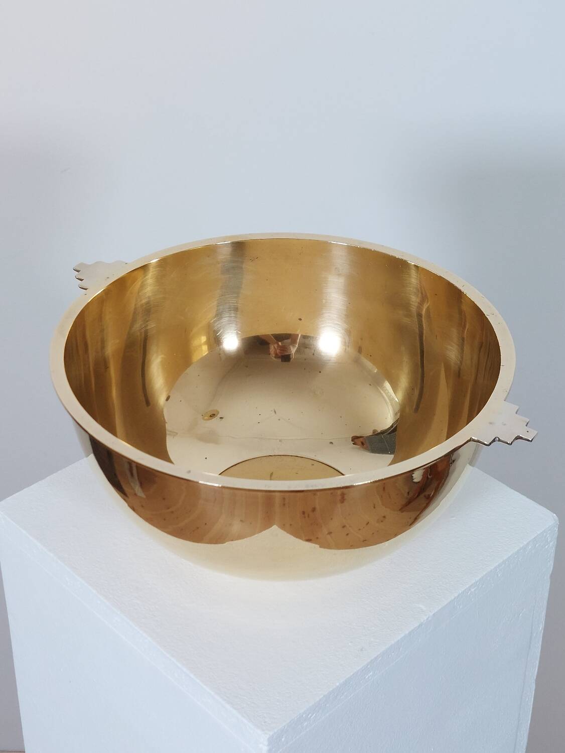 Antique and elegant Art Deco brass bowl