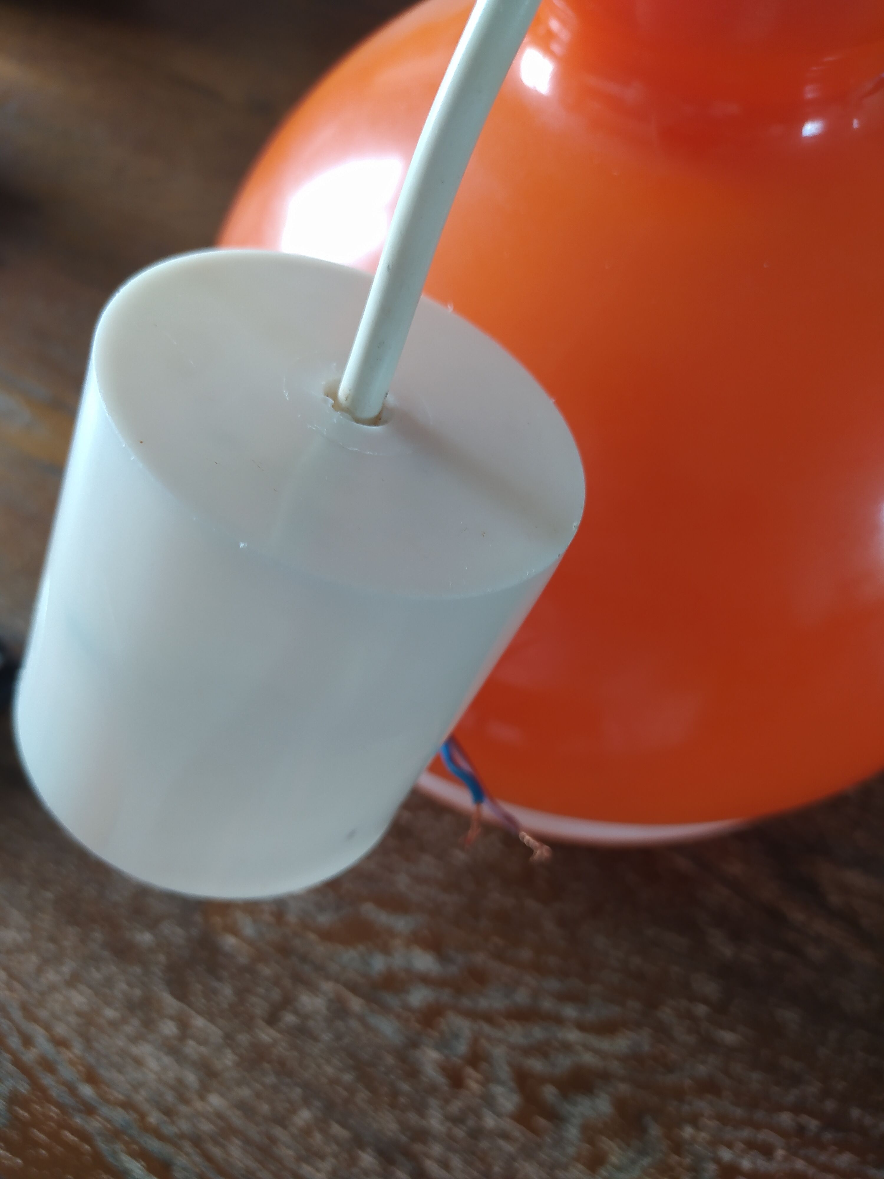 Suspension opaline années 70