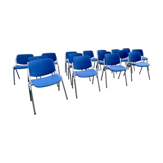 Série de 40 chaises de G. Piretti pour Castelli Anonima Castelli, Italie, années 1970