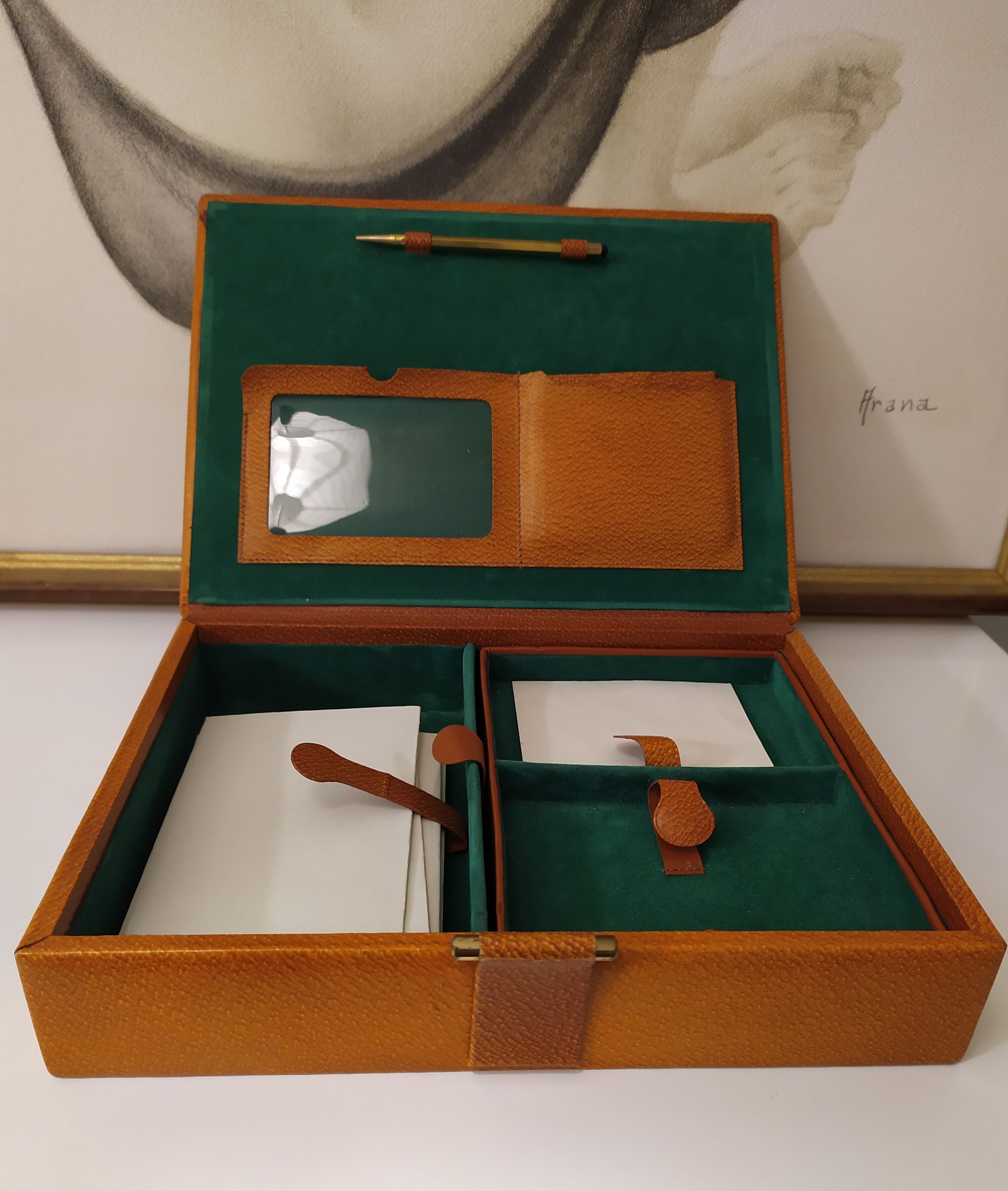 Antique leather box the tanner
