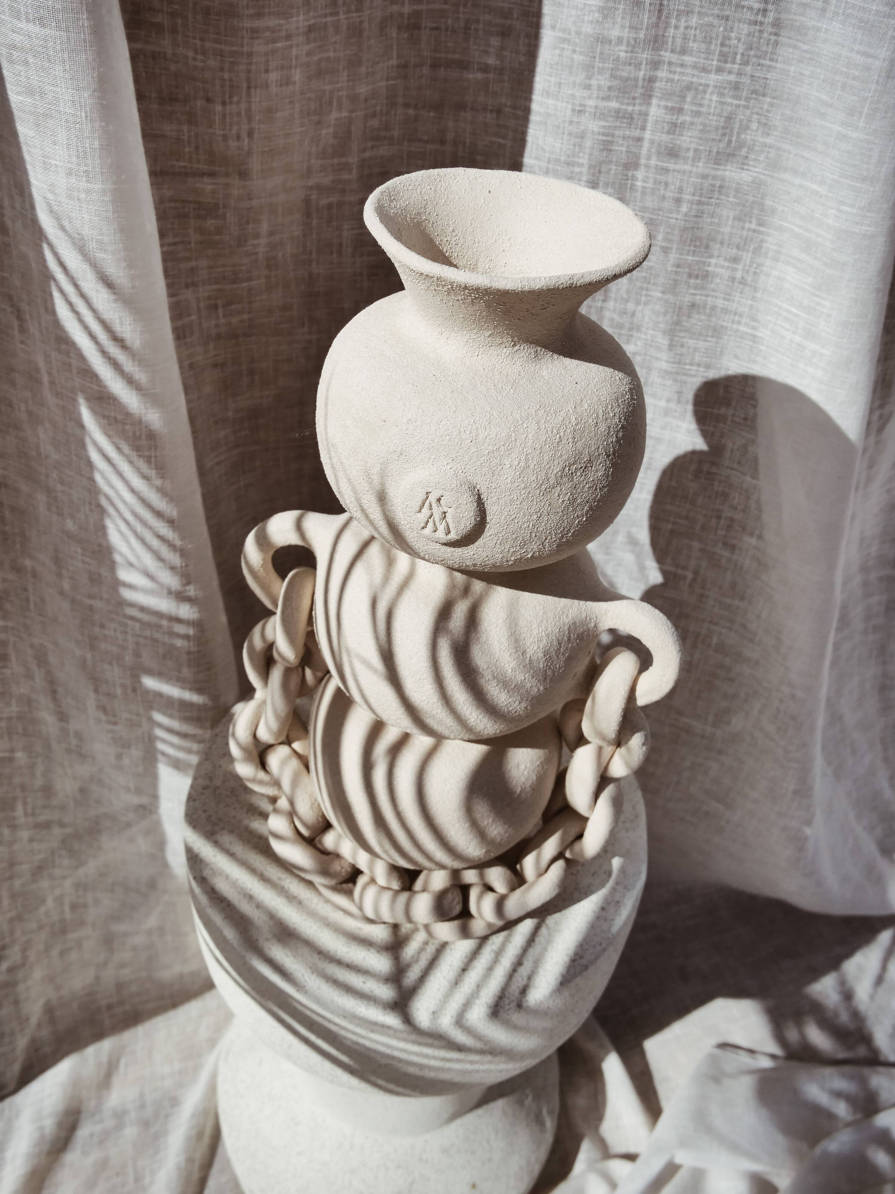 Vase olympe avec chaines