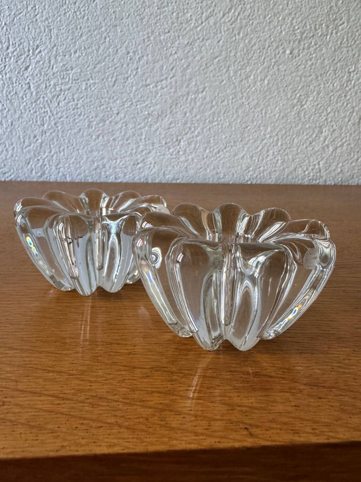 2 bougeoirs fleurs en cristal, années 60