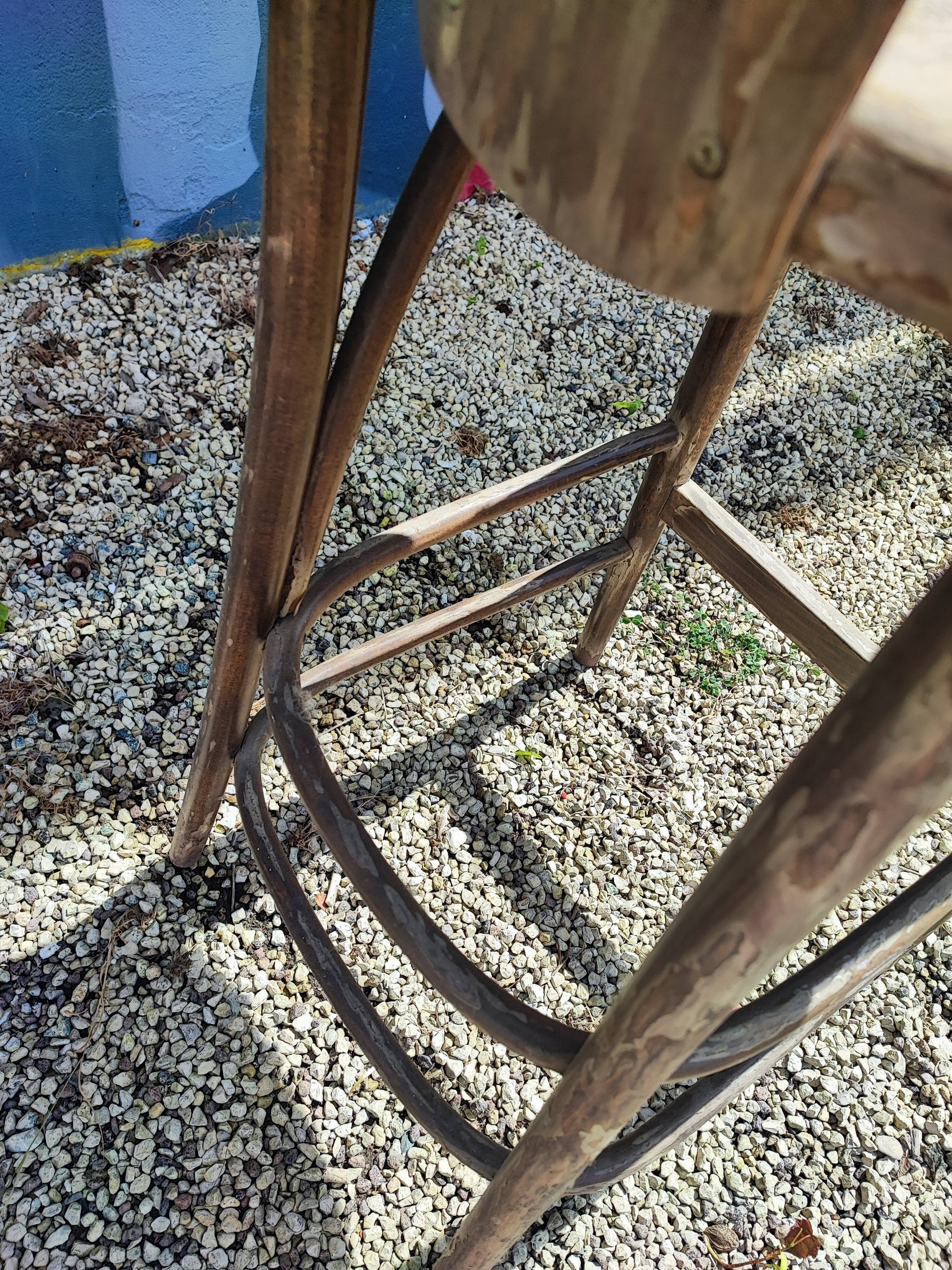 Tabouret de bar en bois courbé