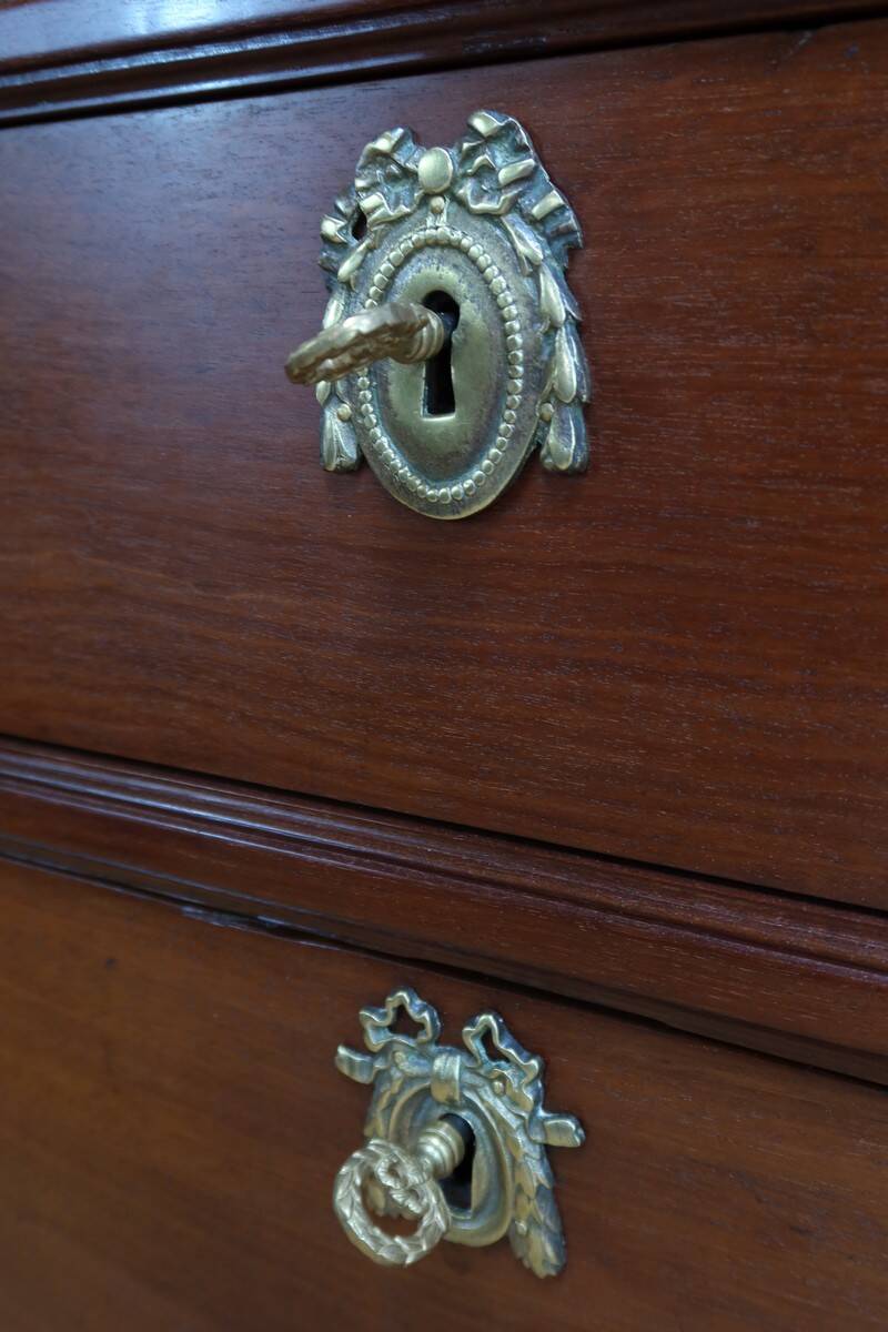 Secretary with a Mahogany Guillotine from Cuba, Louis XVI period – Late 18th century