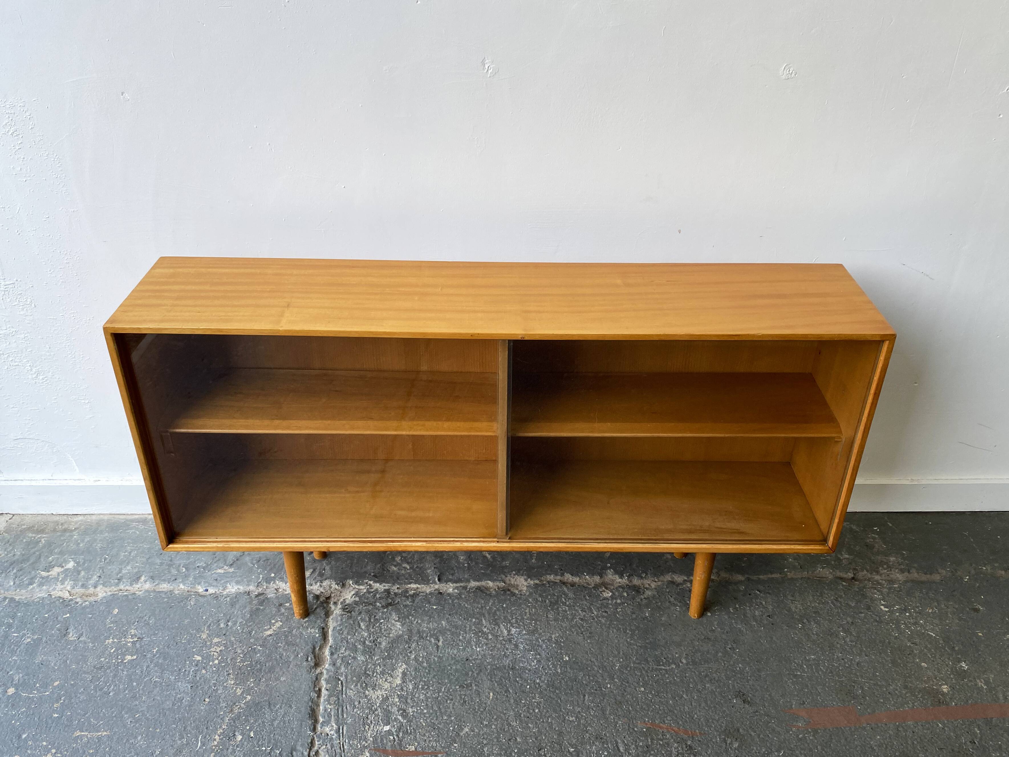 Rare ‘Hilleplan’ 1950’s Mid-Century ‘Unit D’ bookcase / sideboard by Robin Day for Hille