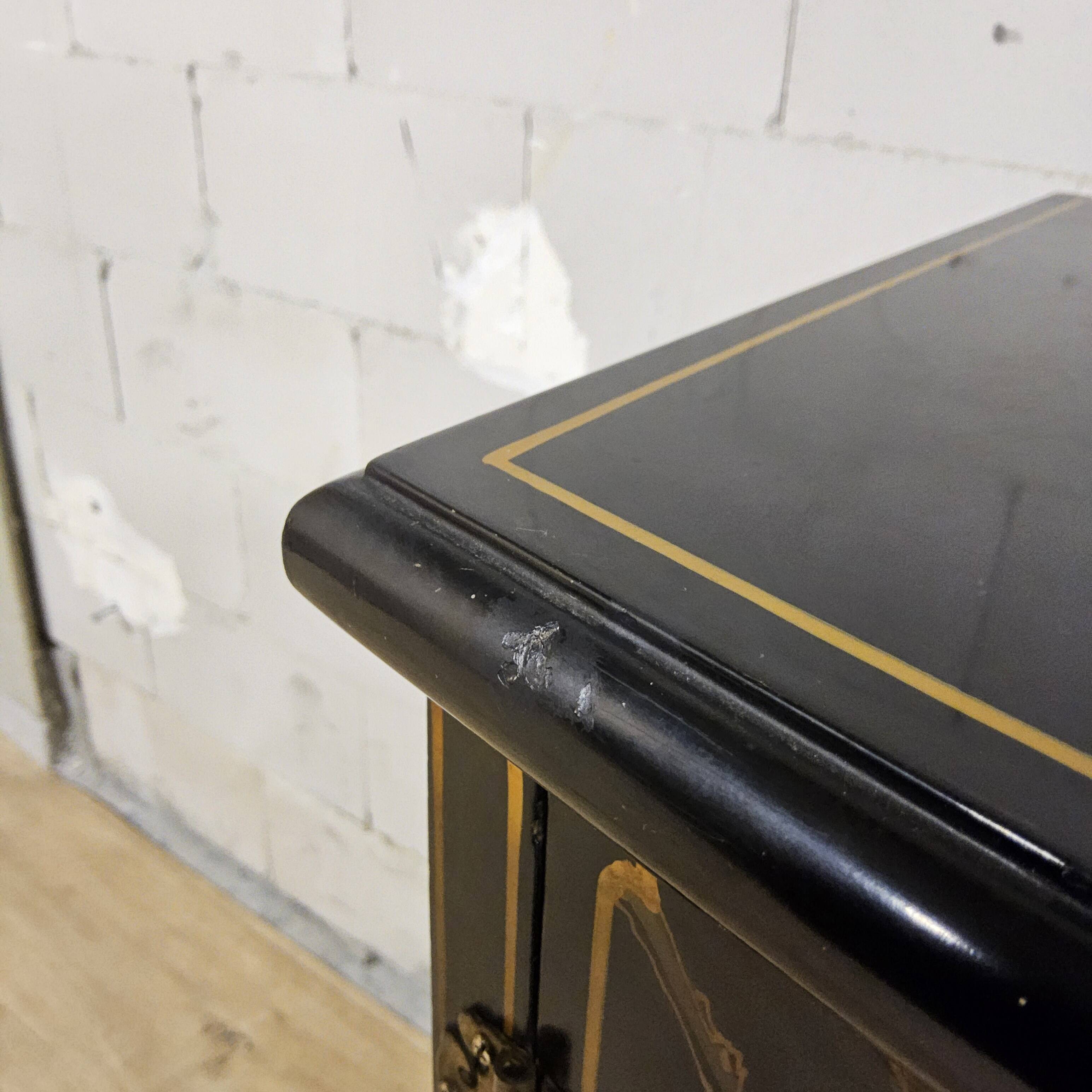 Vintage Chinese sideboard / lacquer cabinet (black / birds) Bohemian