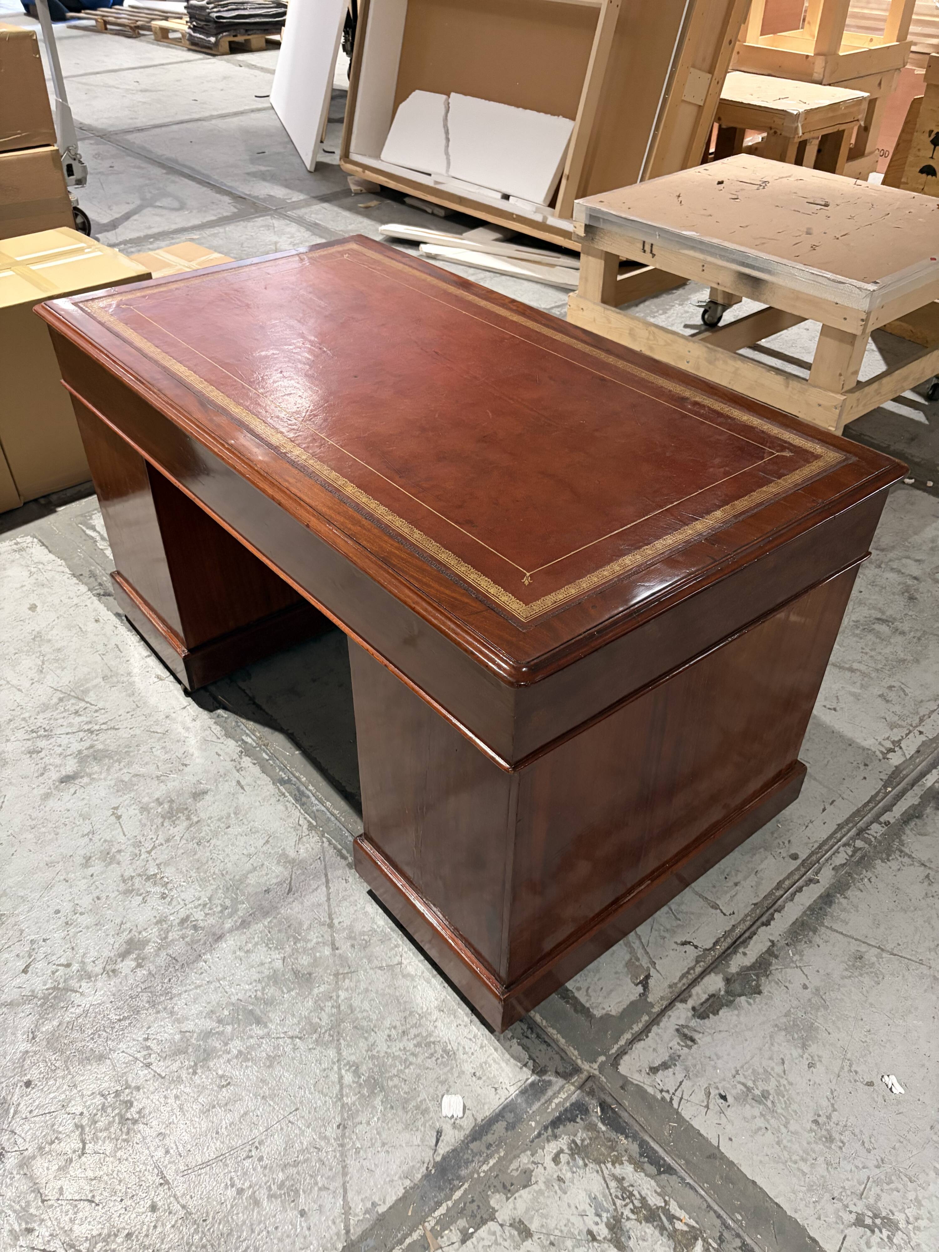 English desk 19th century