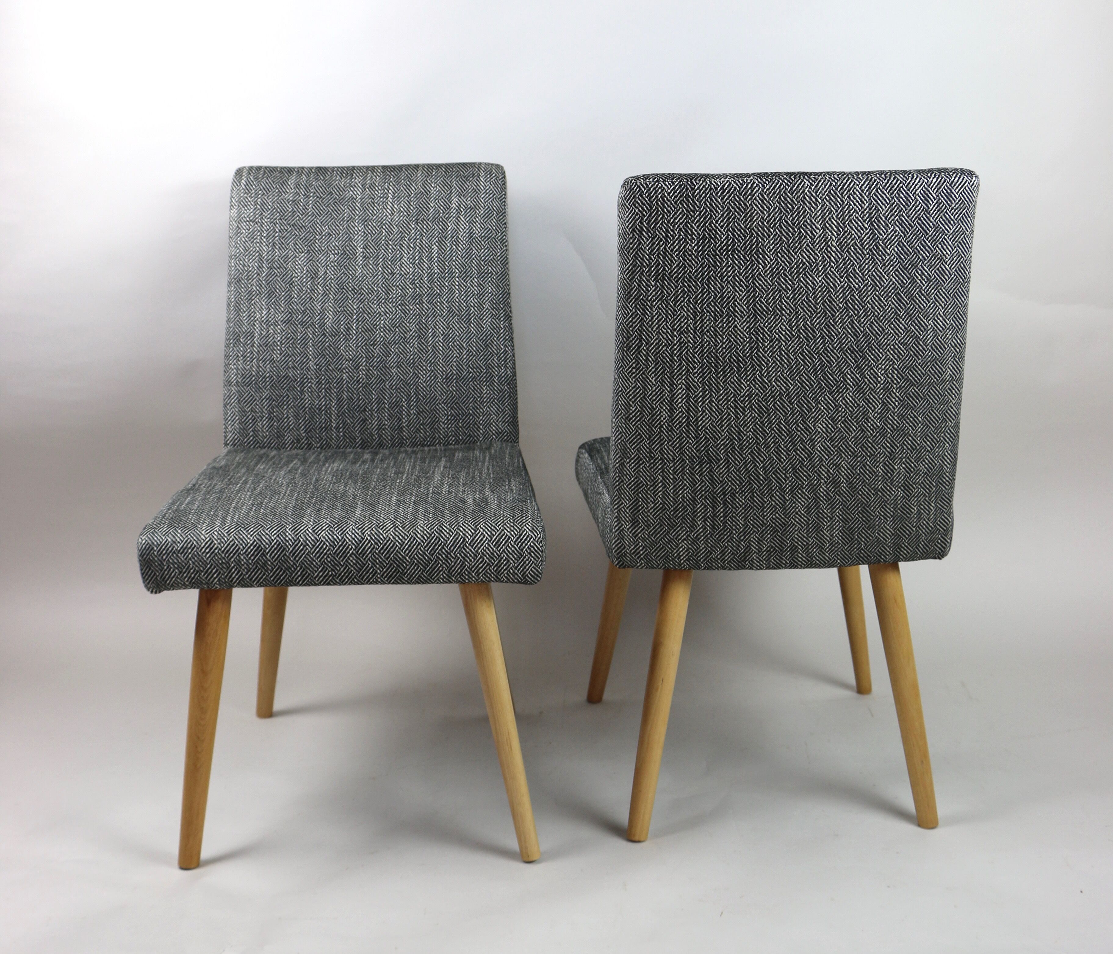 Ensemble de chaises vintage noir et blanc  1970