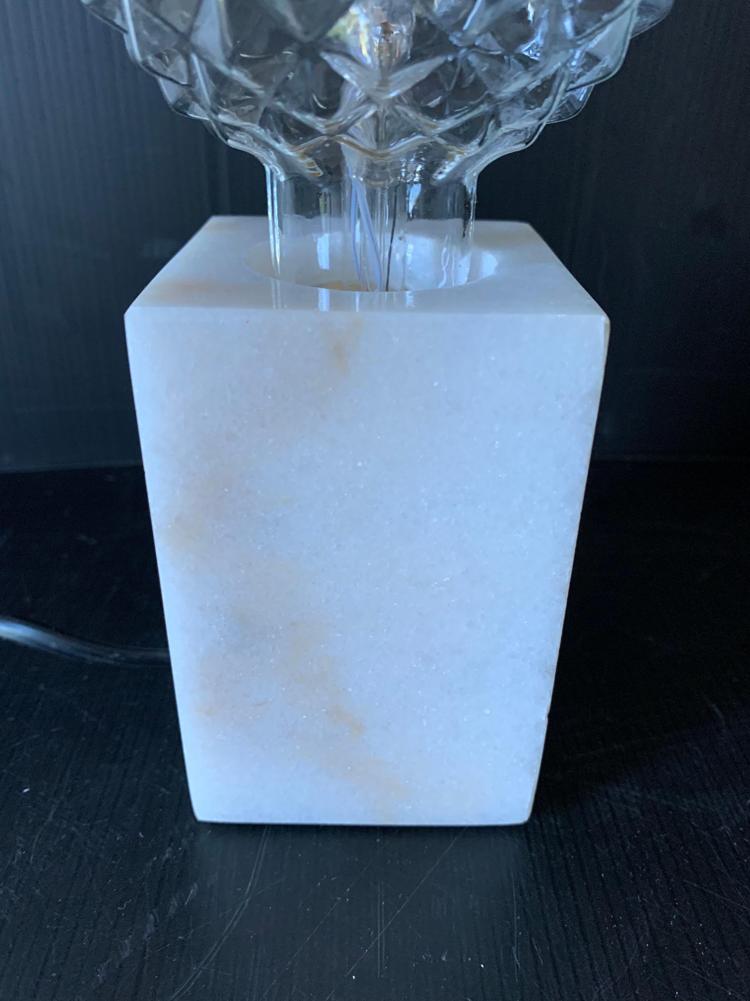 Lampe de table pierre dure