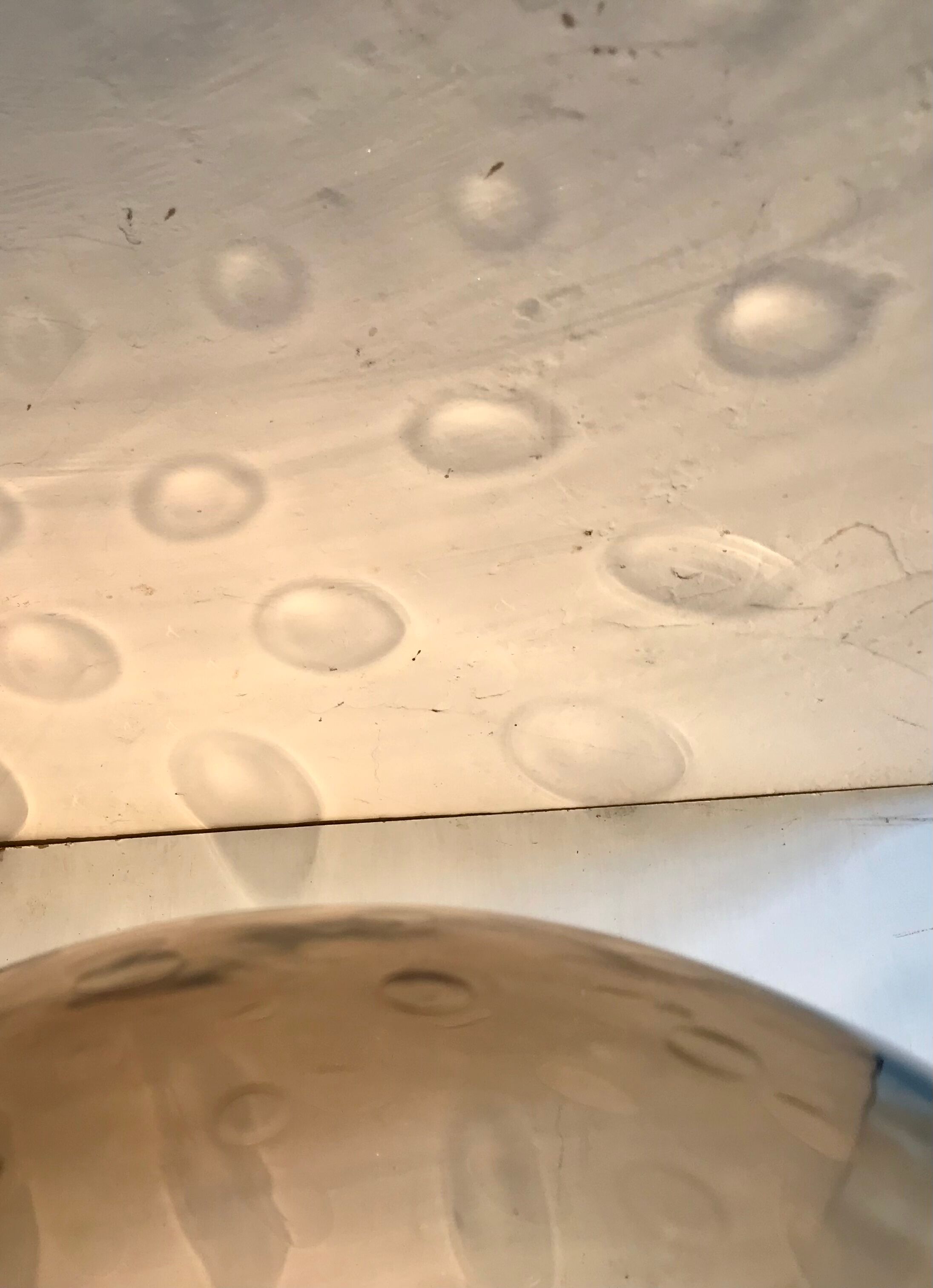 Vintage smoked ball suspension