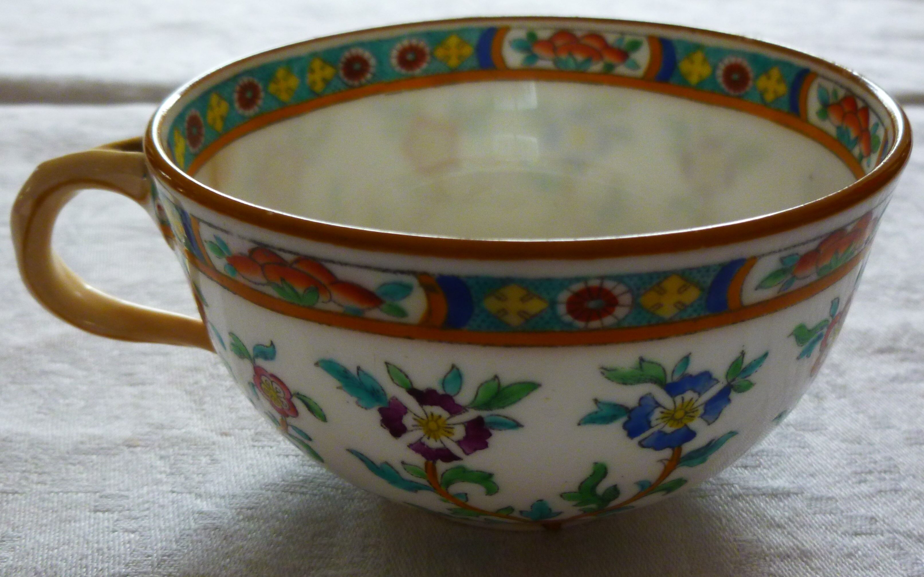 Tasse à thé porcelaine de Minton