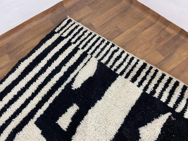 Traditional handmade pure wool Berber rug size 100 x 200 cm