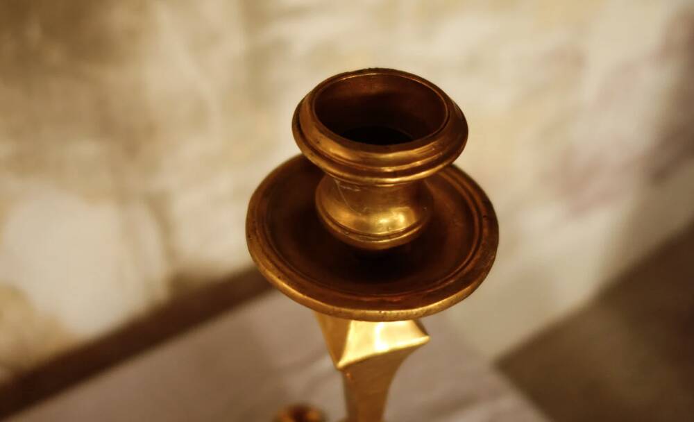 Contemporary brass candlesticks.