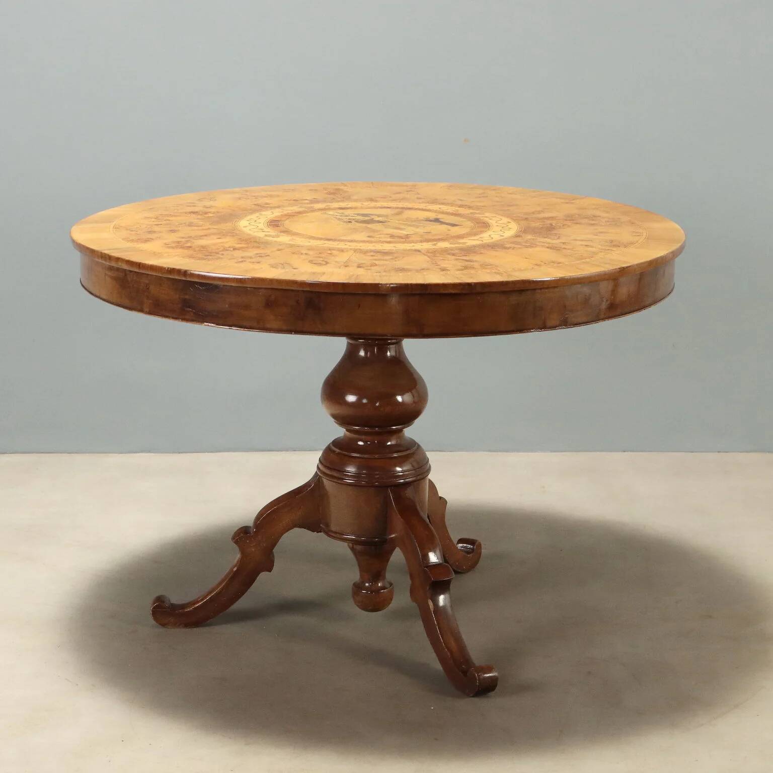 Round walnut table with marquetry of Vittorio Emanuele II