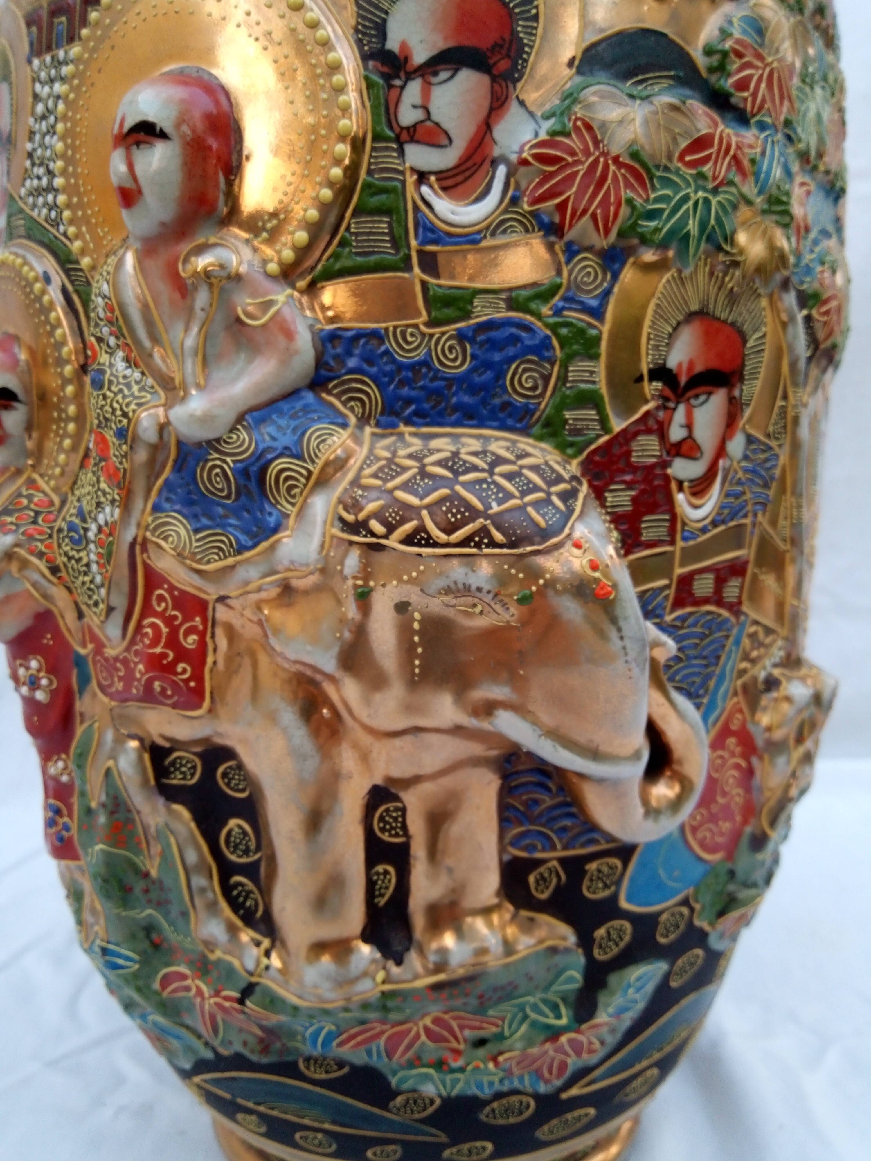 Rare and large vase satsuma in round bump. Mid-20th.