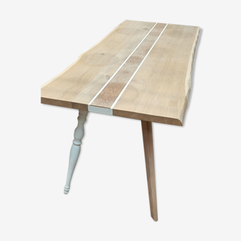 Wooden tray table