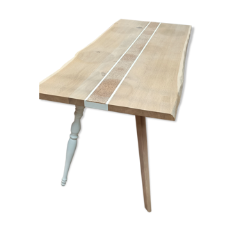 Wooden tray table