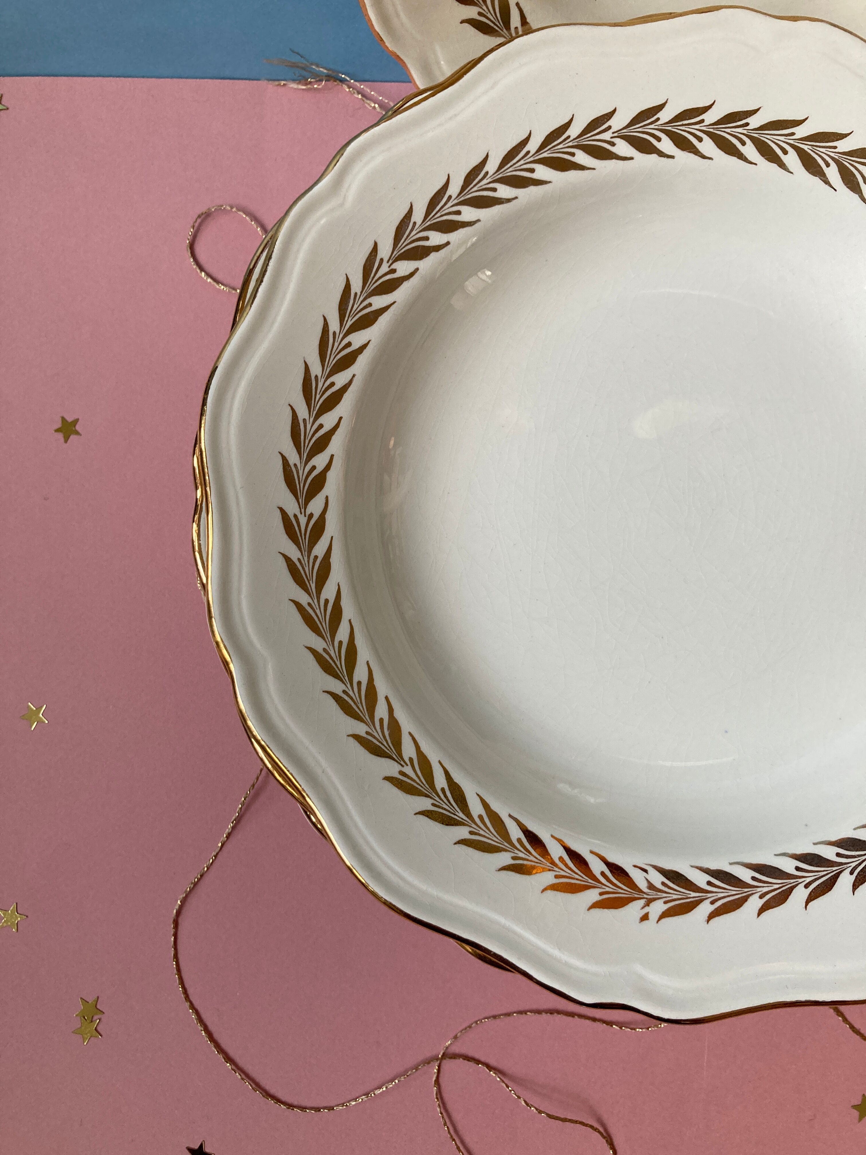 Lots of 9 white hollow plates - golden poreylor the amandinoise france