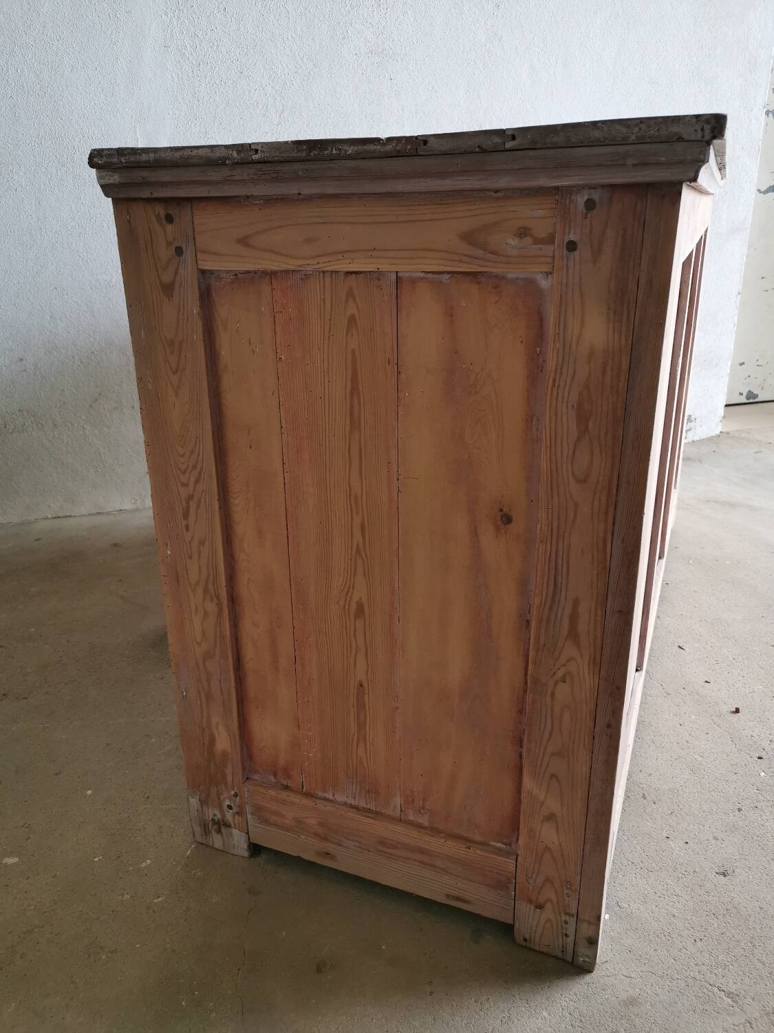 Kitchen Counter / Island