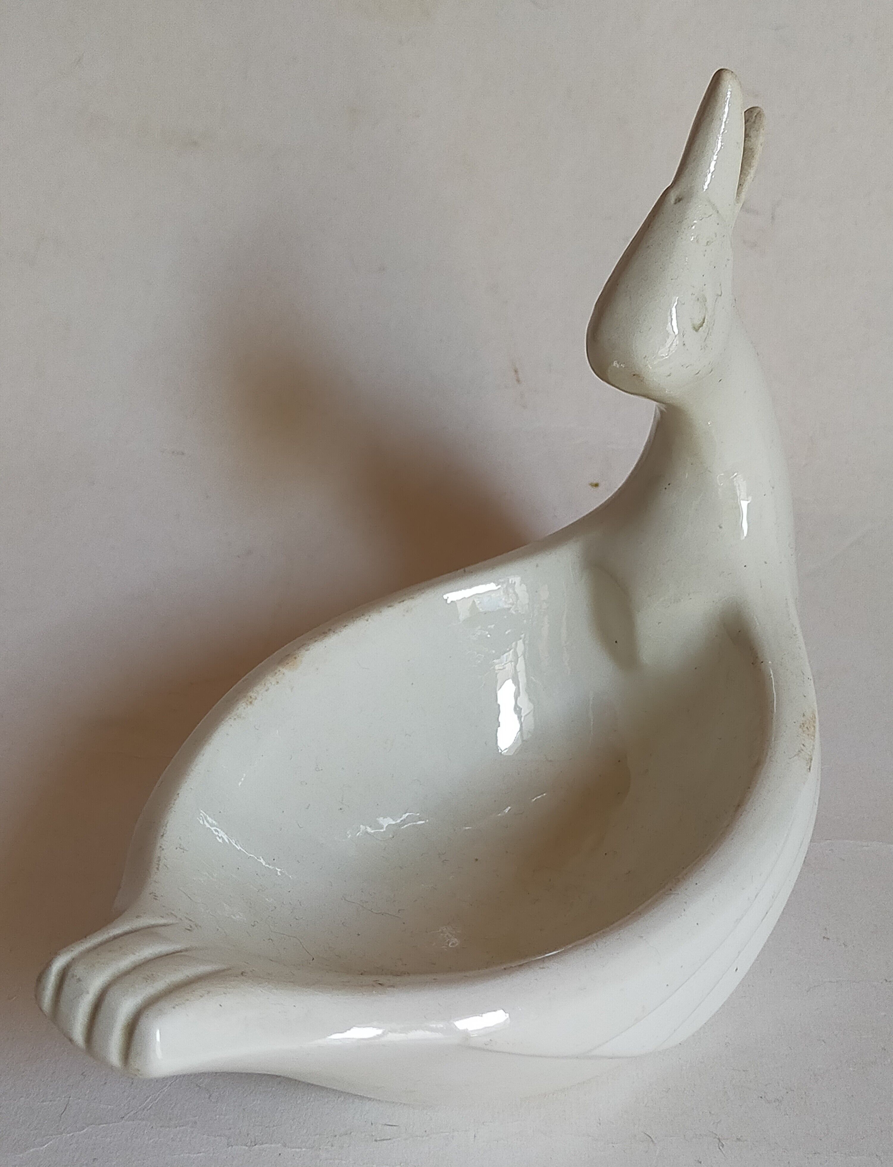 Empty pockets bird soap holder white ceramic Art-deco