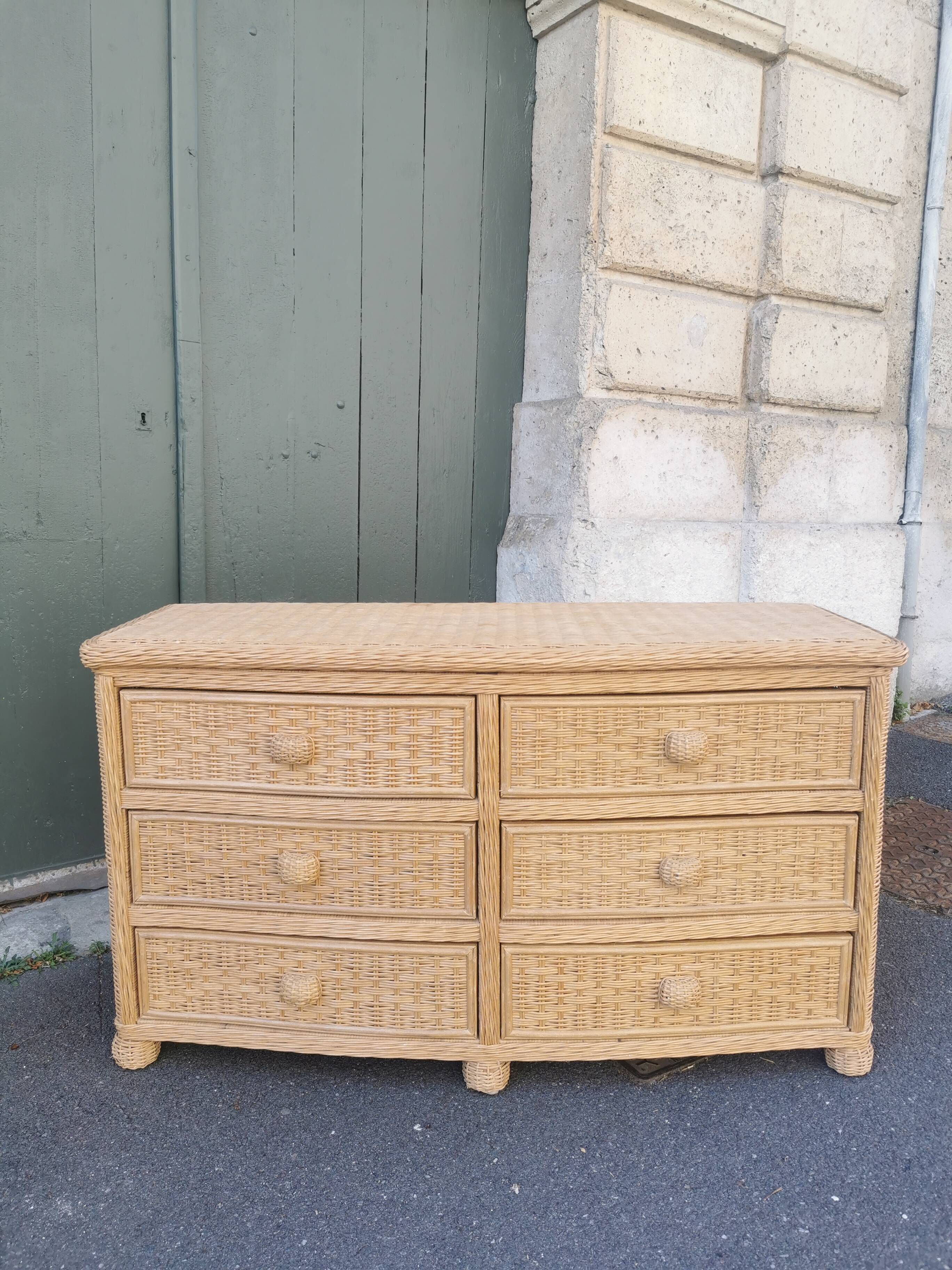Wicker chest of drawers