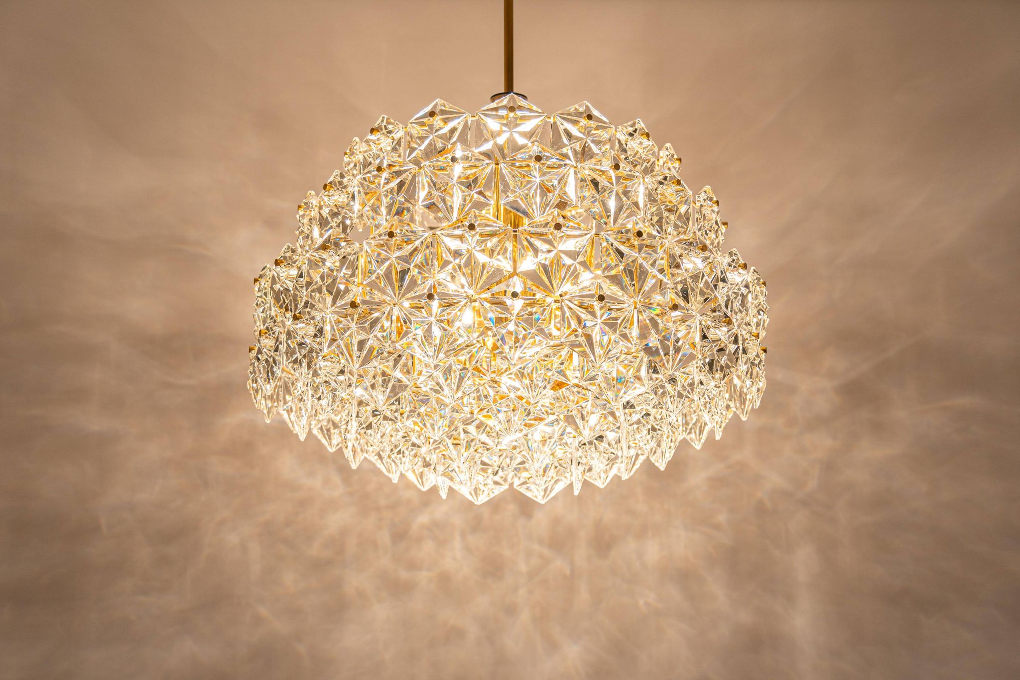 Chandelier, brass and crystal glass by Kinkeldey, Germany, 1970s.