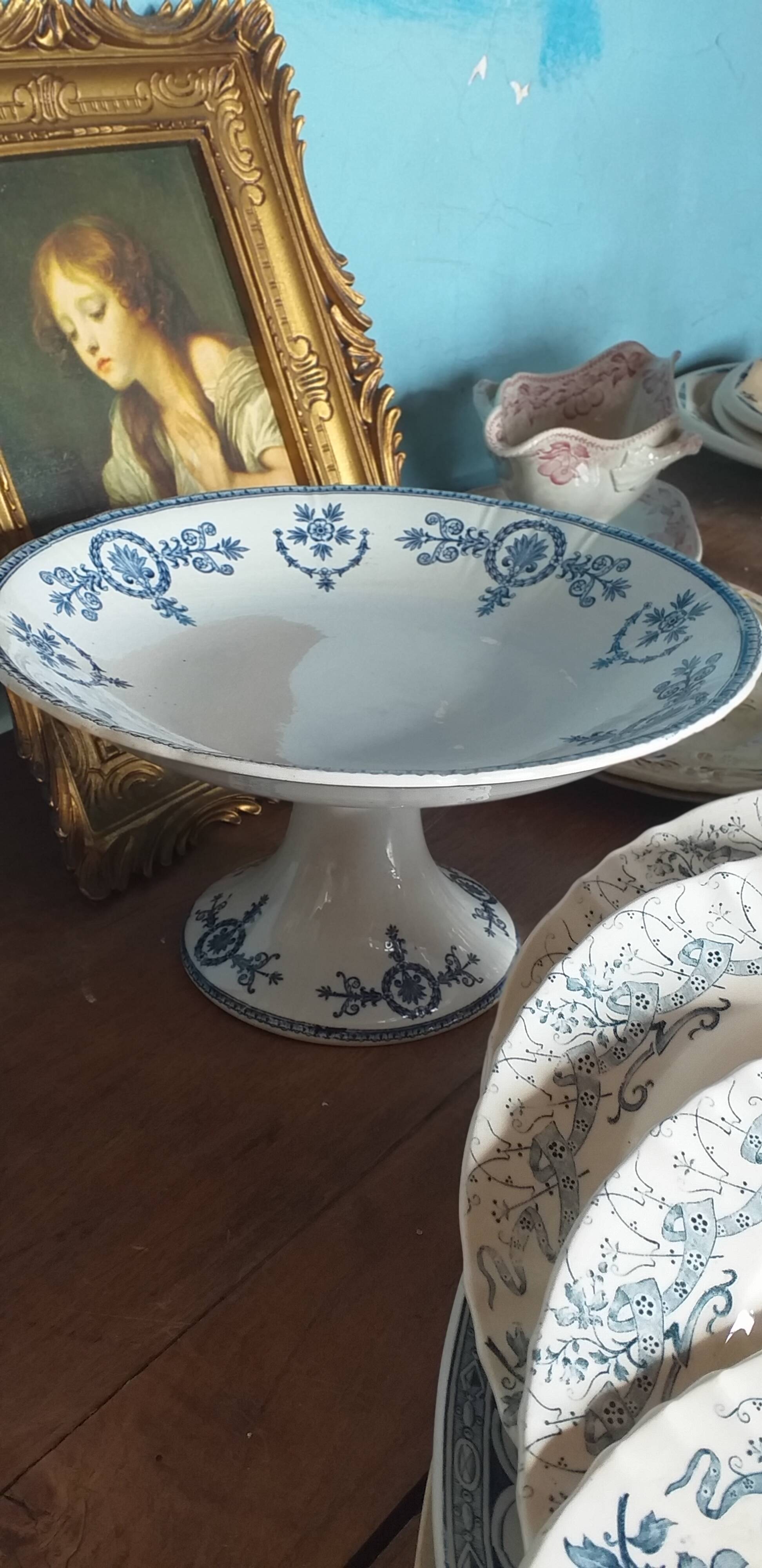 Fruit basket in opaque porcelain Terre de Fer de Gien model Malmaison