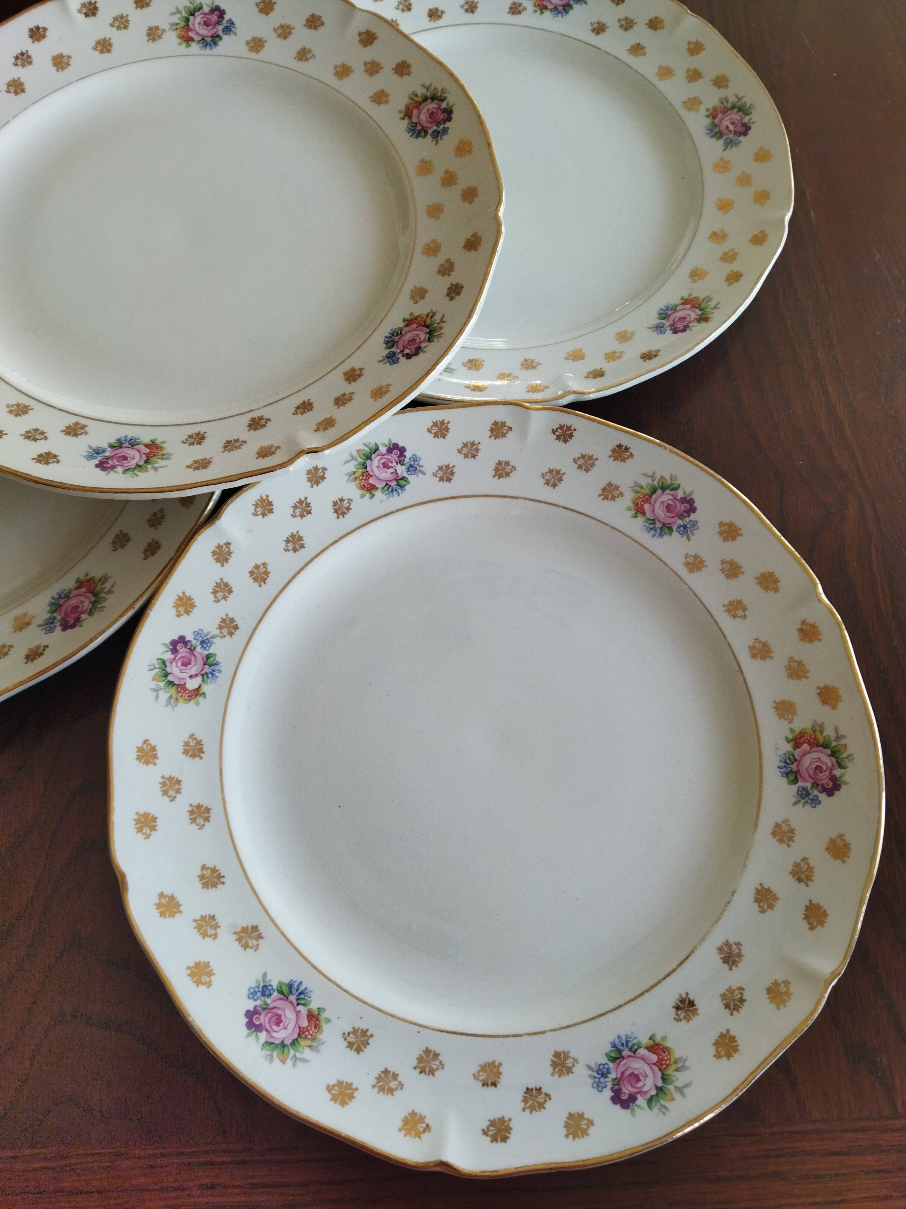 Six assiettes plates Céranord St Amand "Royal"