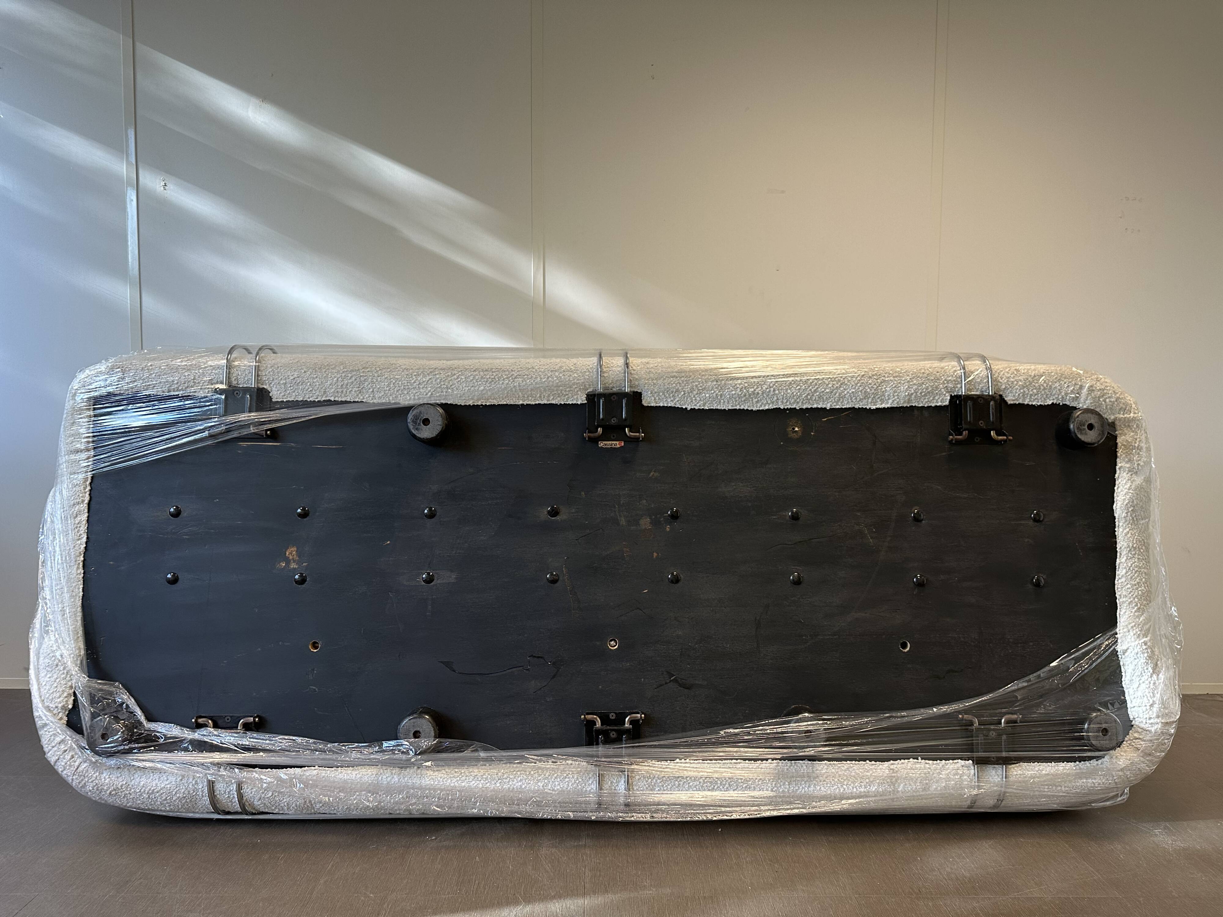 "Soriana" 4-seater sofa by Afra & Tobia Scarpa, 1970.