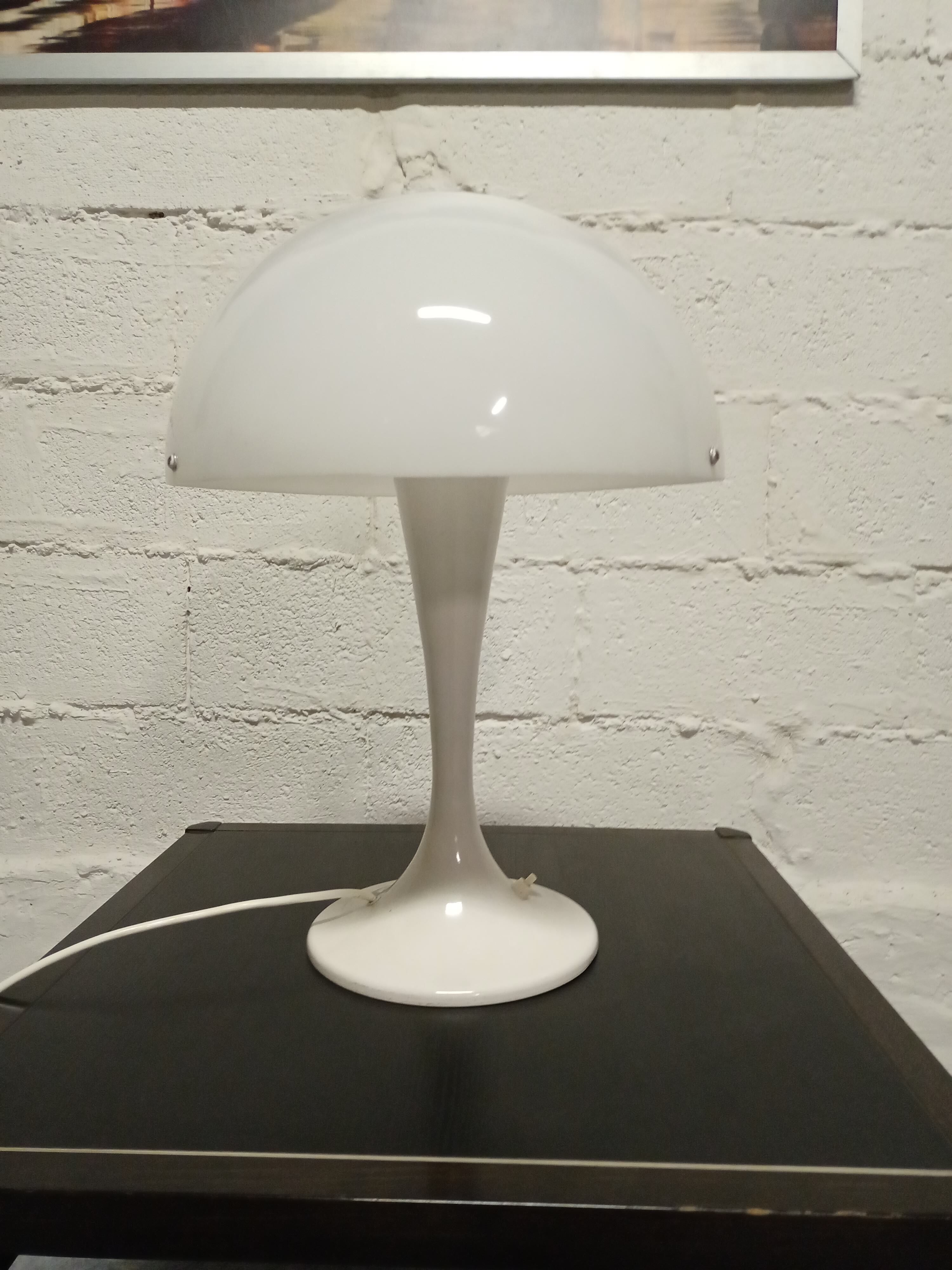 Mushroom lamp design of the 70s