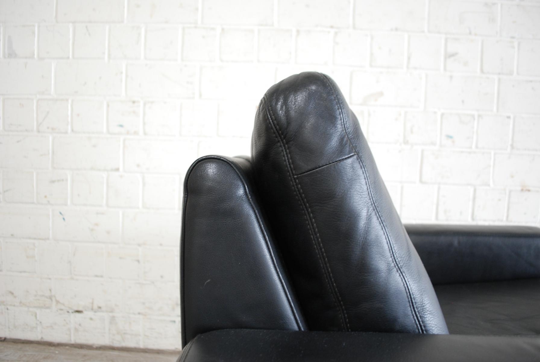 Conseta armchairs in Cor leather